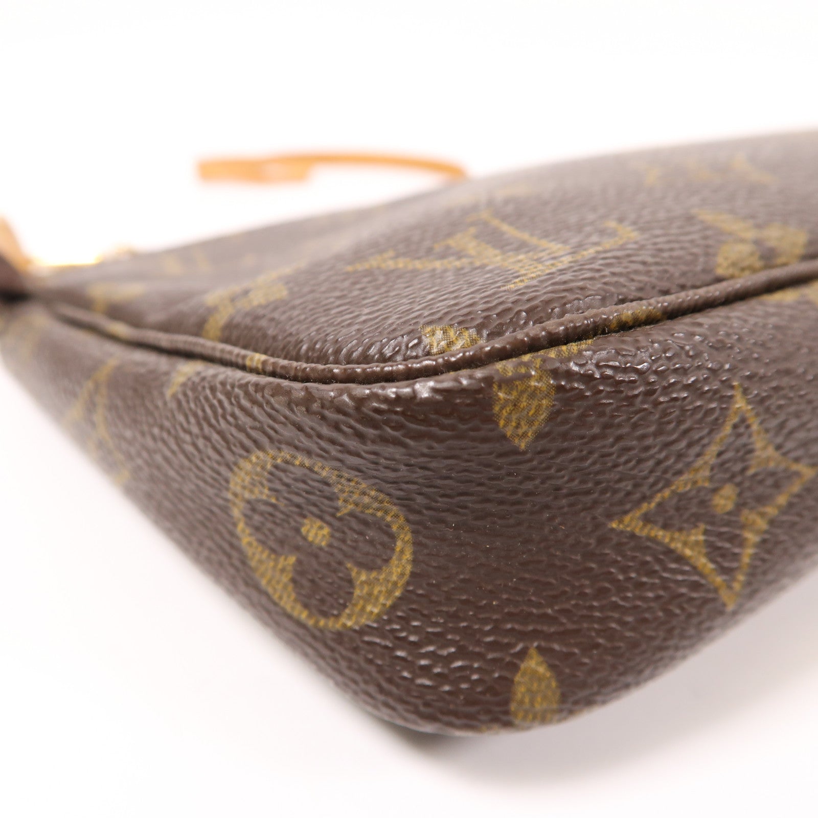 LOUIS VUITTON Monogram Pochette Accessoires金扣手挽袋棕色