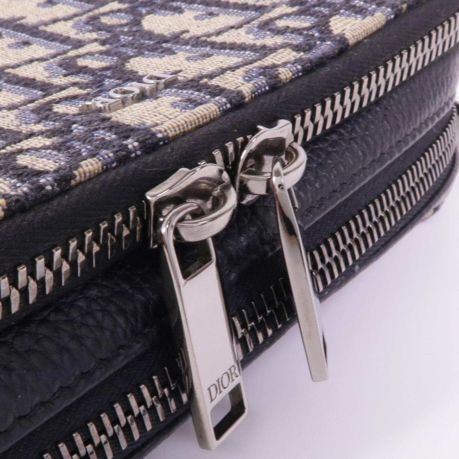 Dior 帆布Oblique銀扣肩背袋