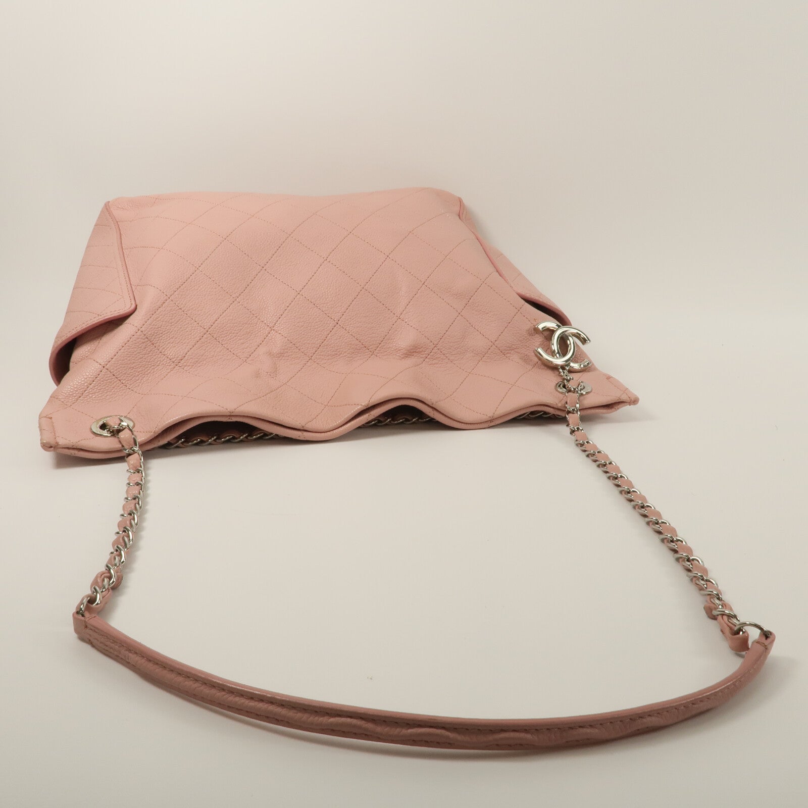 CHANEL 牛皮皮革CC Pocket Hobo鏈帶肩背袋