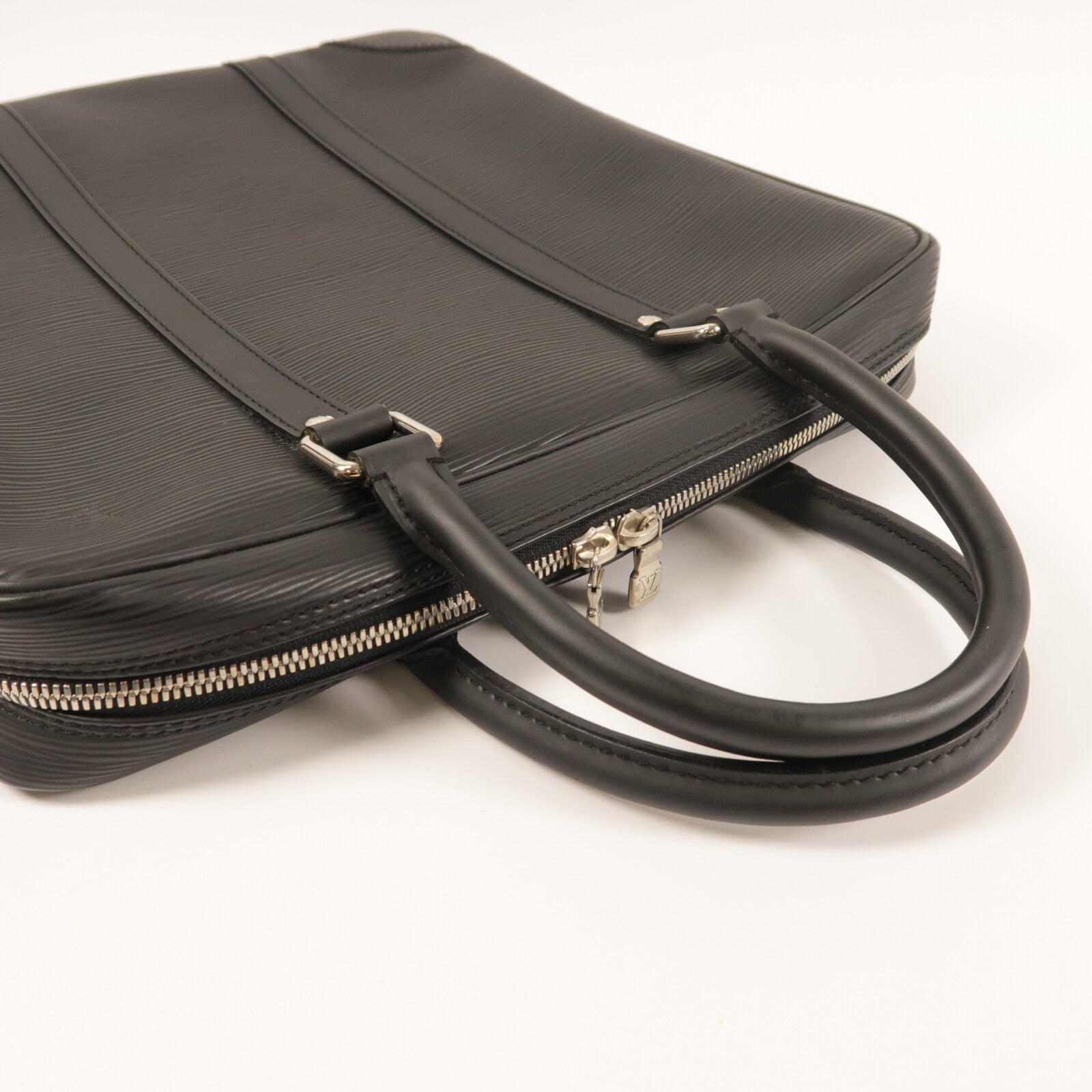 LOUIS VUITTON Epi Vivienne MM銀扣手挽袋