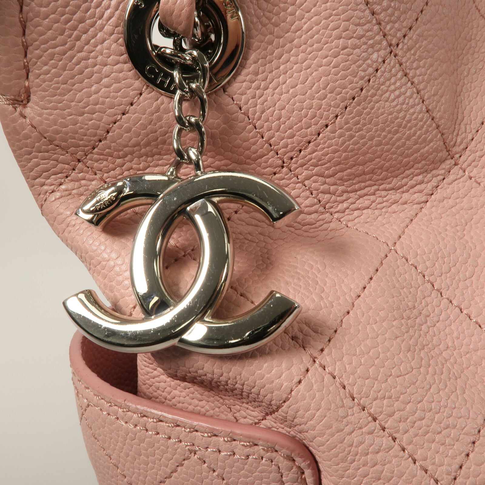 CHANEL 牛皮皮革CC Pocket Hobo鏈帶肩背袋