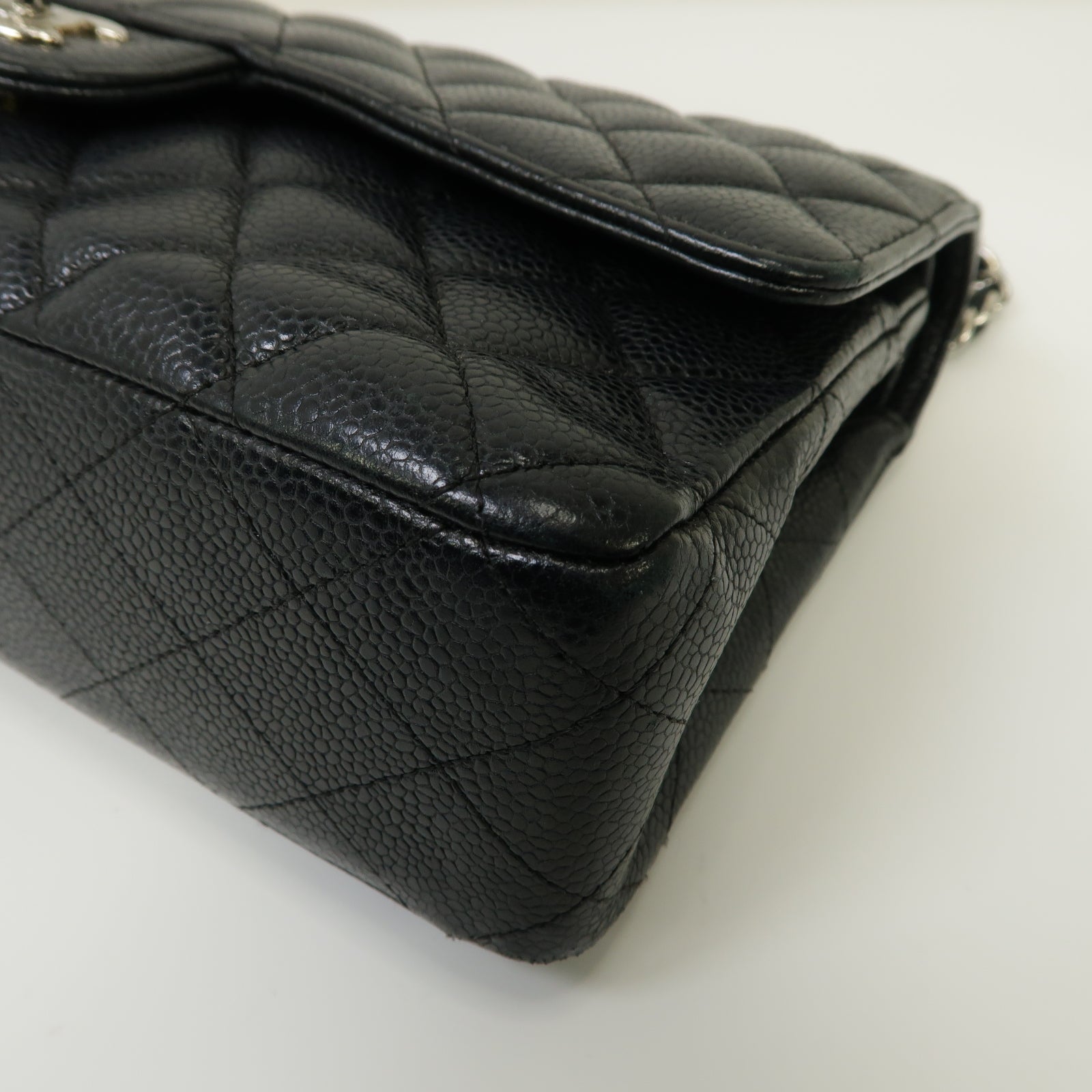 CHANEL 菱格Caviar皮革Classic 25銀扣鏈帶肩背袋黒色