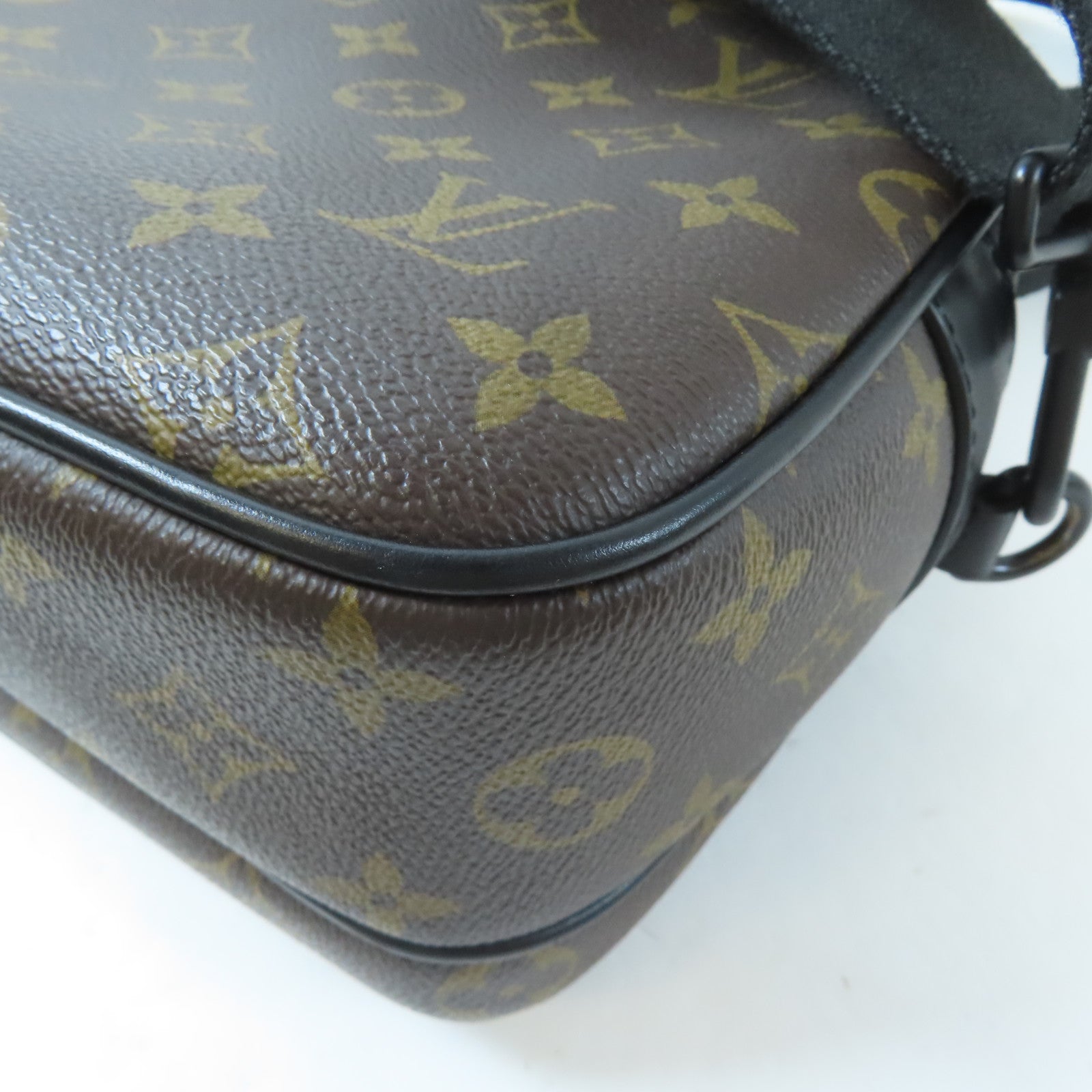 LOUIS VUITTON Monogram Slock Messenger黑扣手挽肩背兩用袋啡色