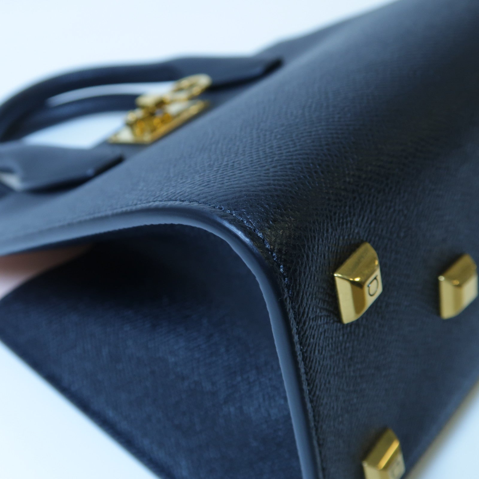Salvatore Ferragamo 牛皮皮革Shoulder Bag金扣手挽肩背兩用袋黑色