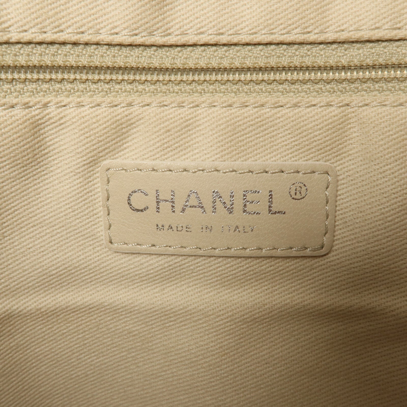 CHANEL 牛皮皮革CC Pocket Hobo鏈帶肩背袋