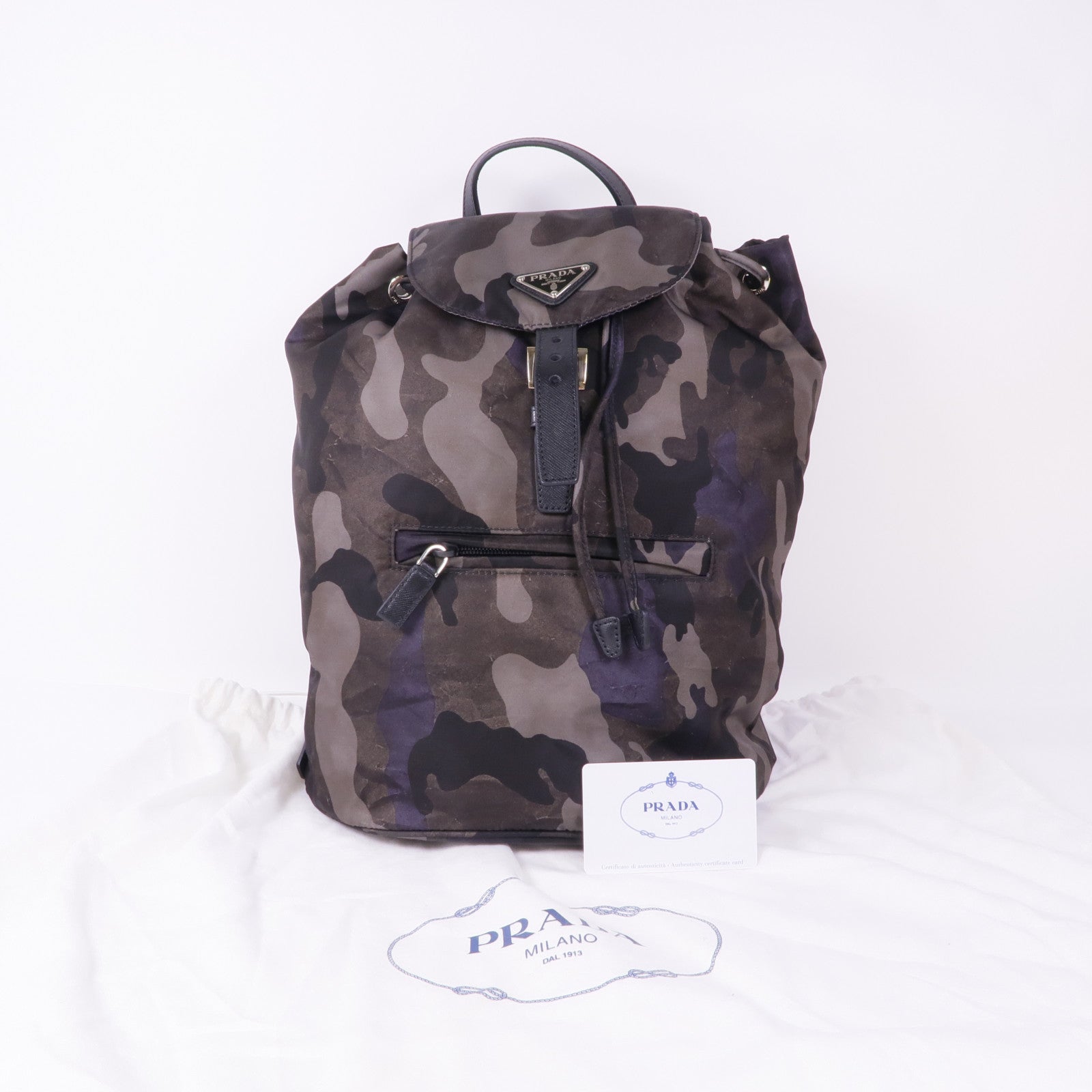PRADA 尼龍Backpack銀扣背包
