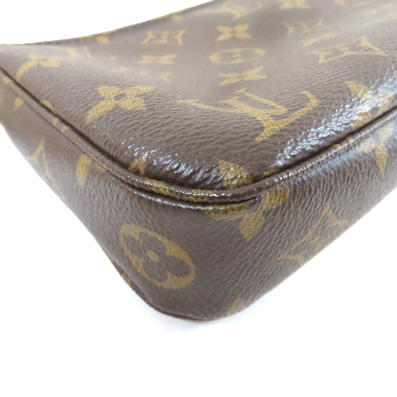 LOUIS VUITTON Monogram Pochette Accessories金扣肩背袋啡色