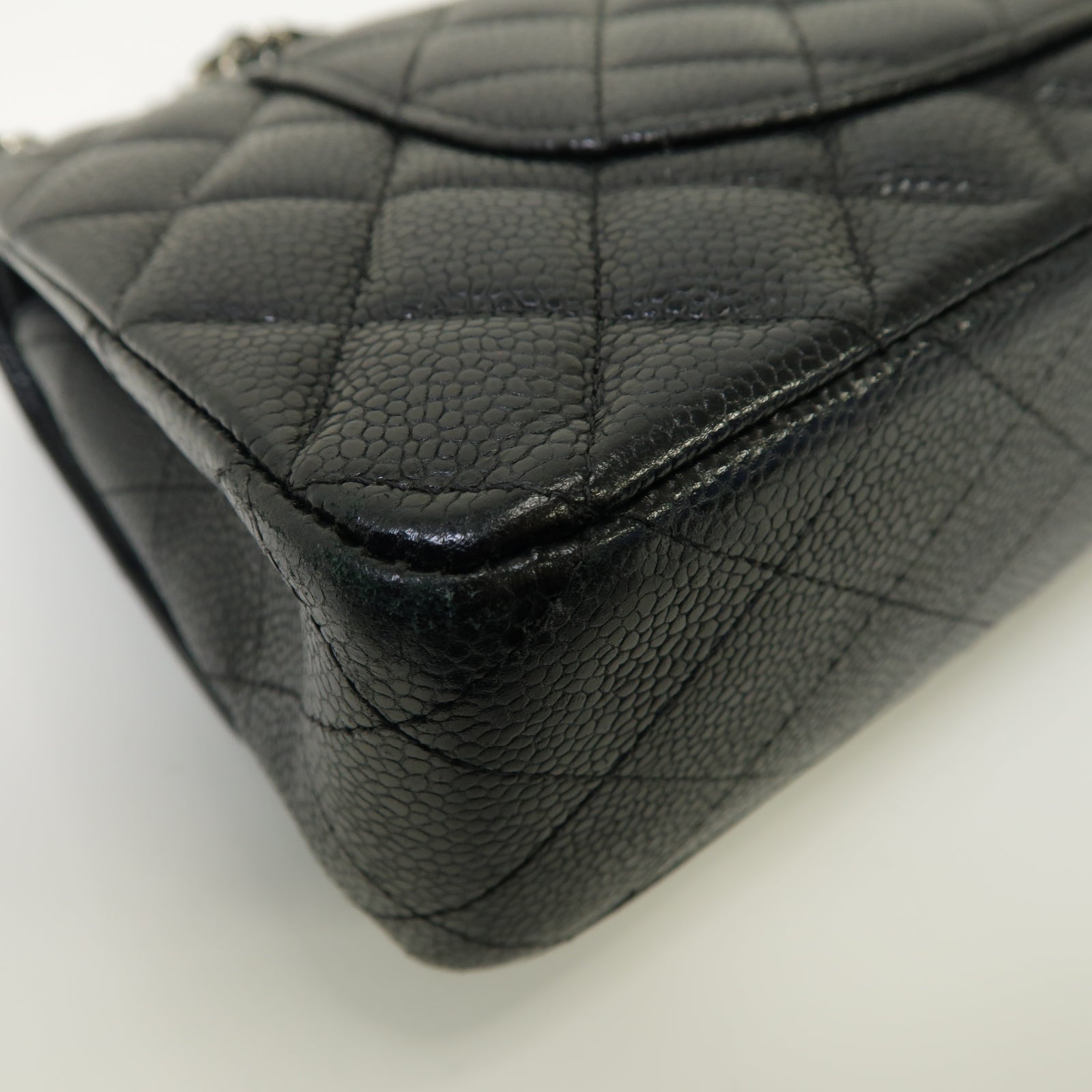 CHANEL 菱格Caviar皮革Classic 25銀扣鏈帶肩背袋黒色