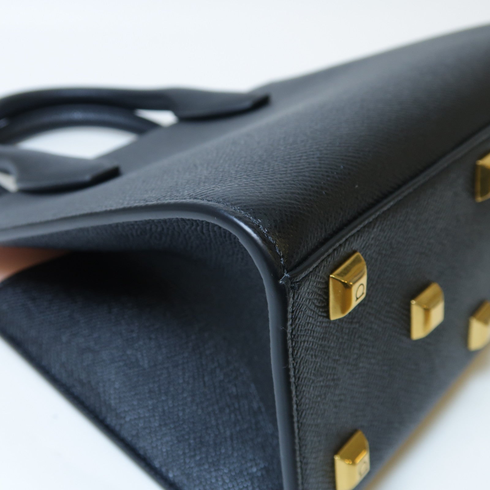 Salvatore Ferragamo 牛皮皮革Shoulder Bag金扣手挽肩背兩用袋黑色