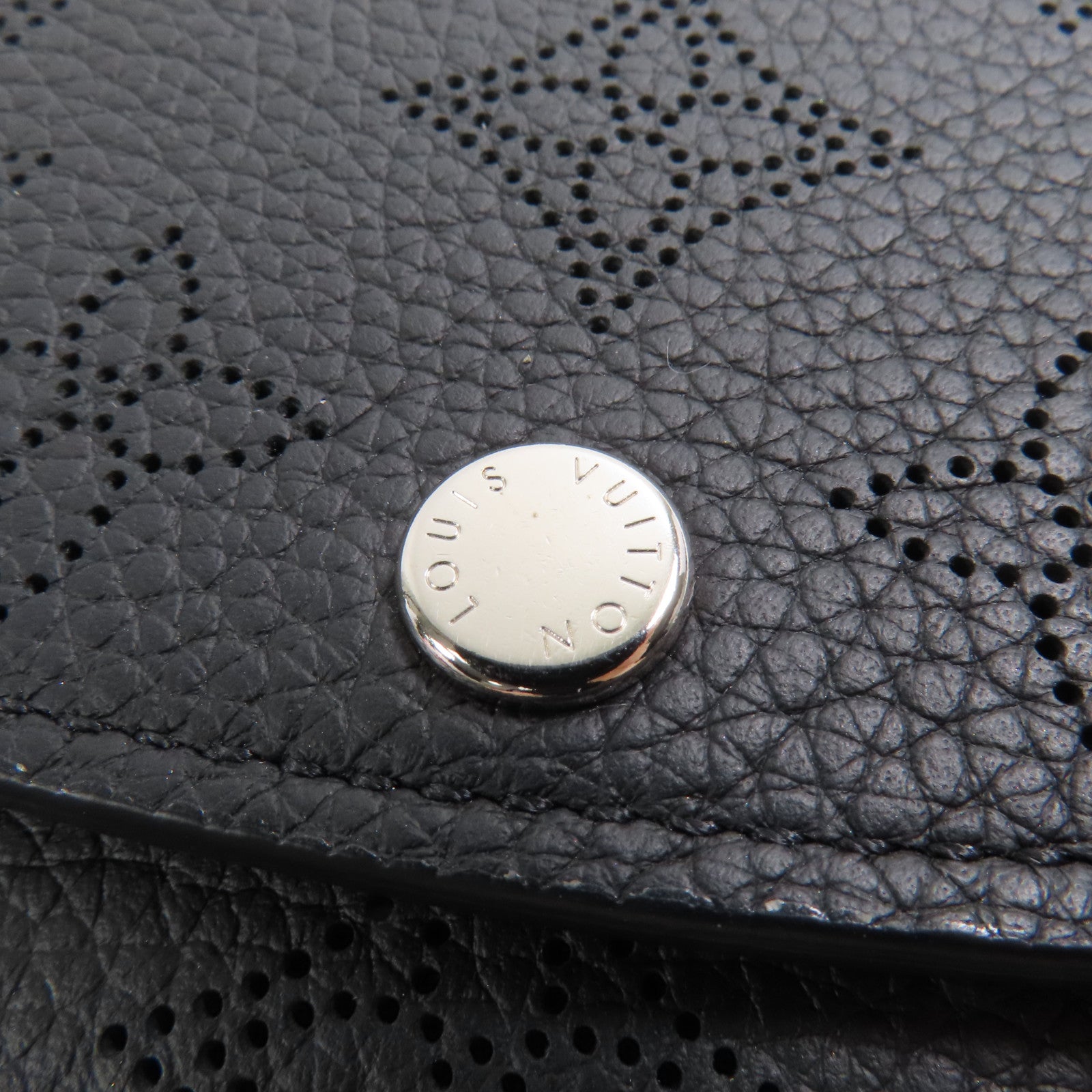 LOUIS VUITTON Mahina Victorine銀扣錢包