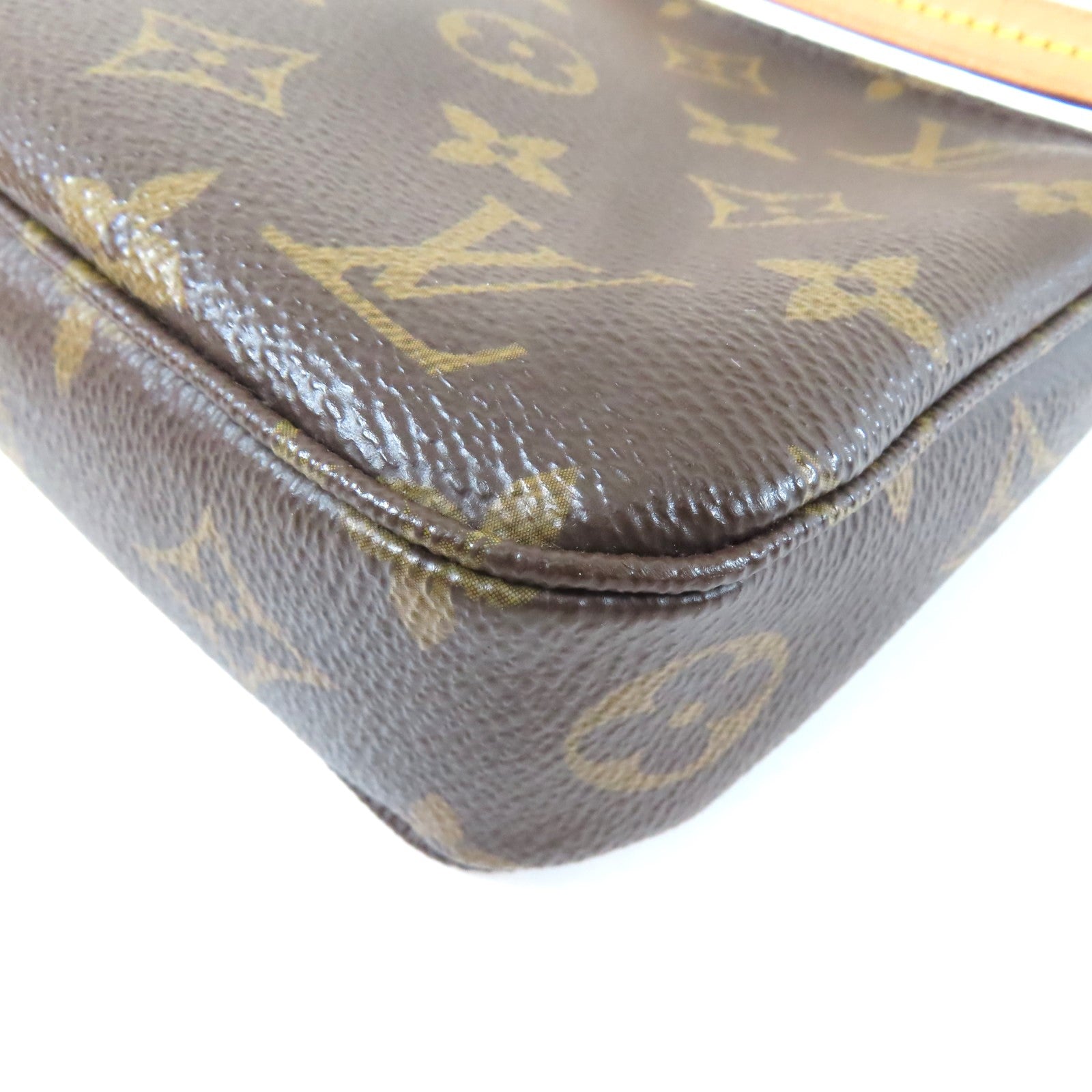 LOUIS VUITTON Monogram Pochette Accessories金扣肩背袋啡色