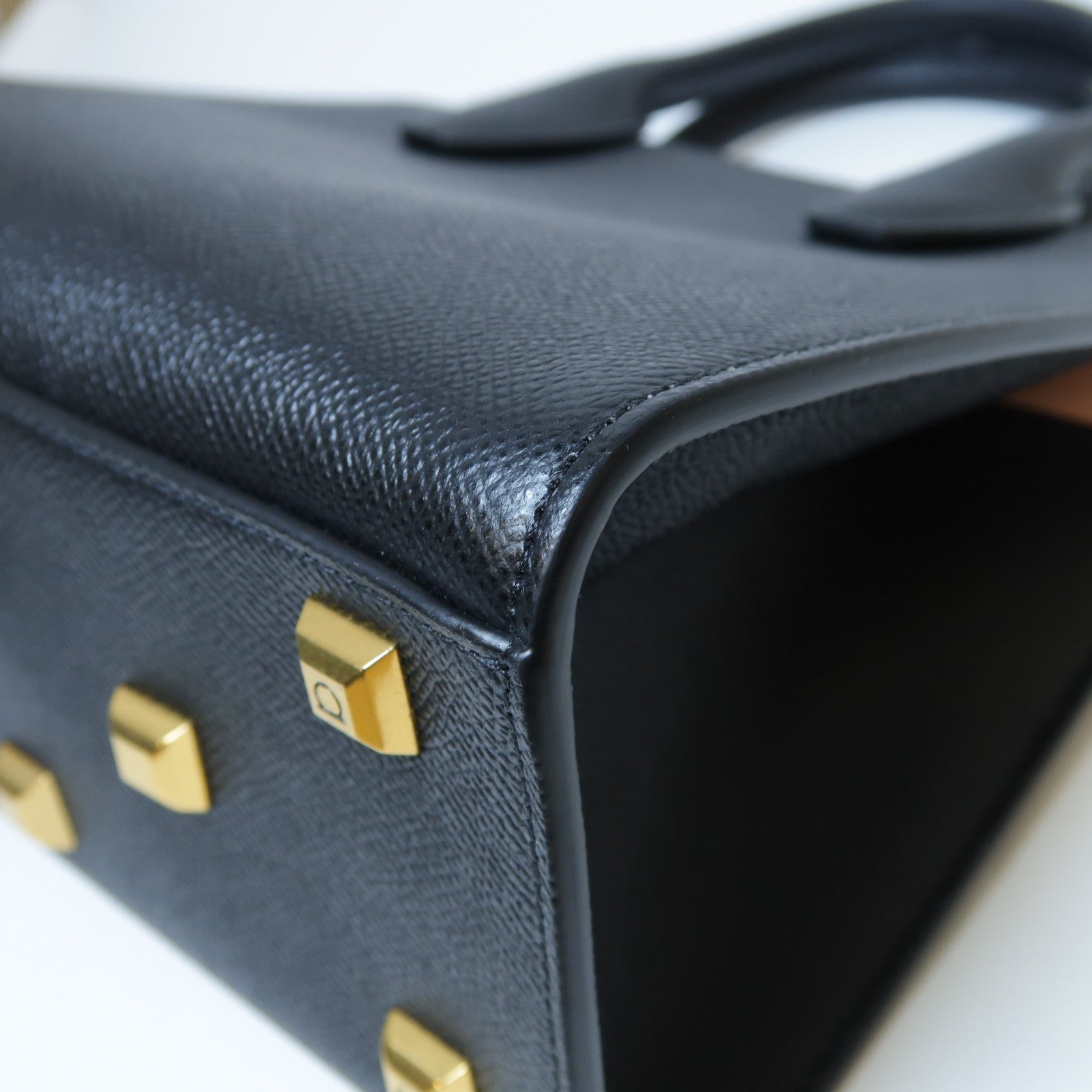 Salvatore Ferragamo 牛皮皮革Shoulder Bag金扣手挽肩背兩用袋黑色