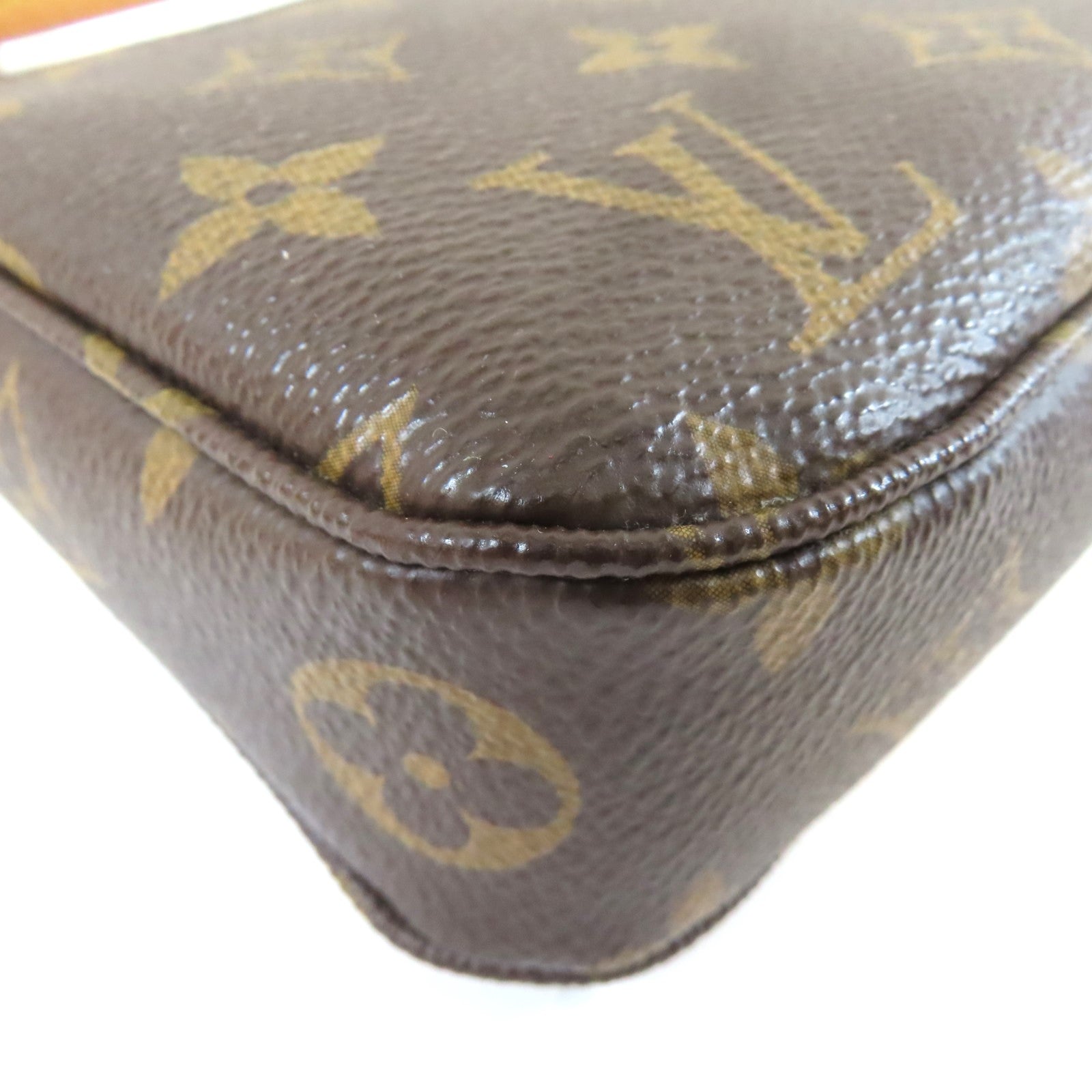 LOUIS VUITTON Monogram Pochette Accessories金扣肩背袋啡色