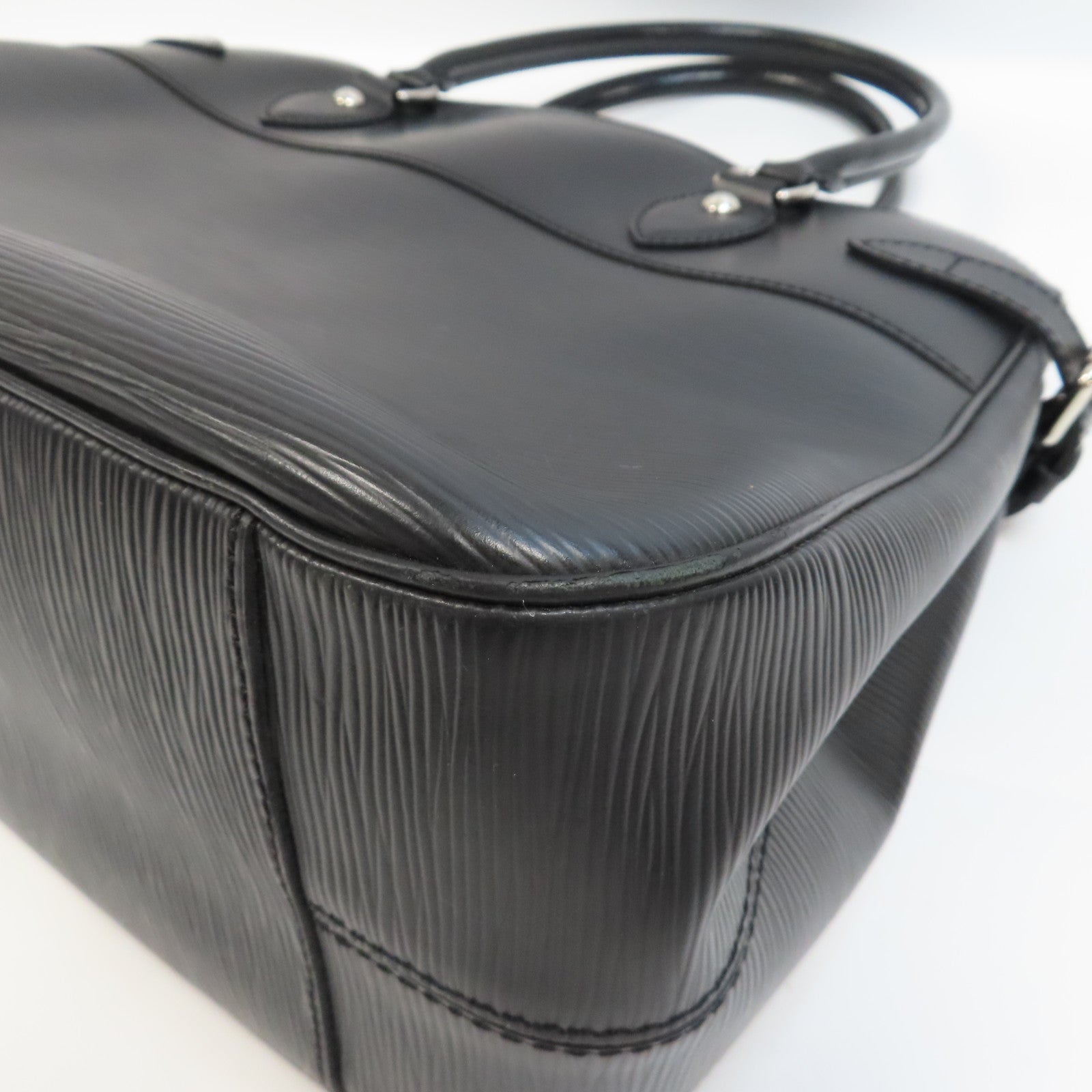 LOUIS VUITTON Epi Passy PM銀扣手挽袋黑色