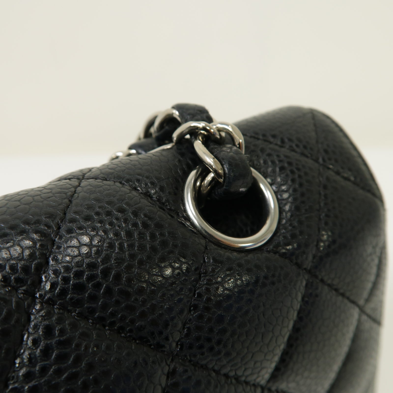 CHANEL 菱格Caviar皮革Classic 25銀扣鏈帶肩背袋黒色