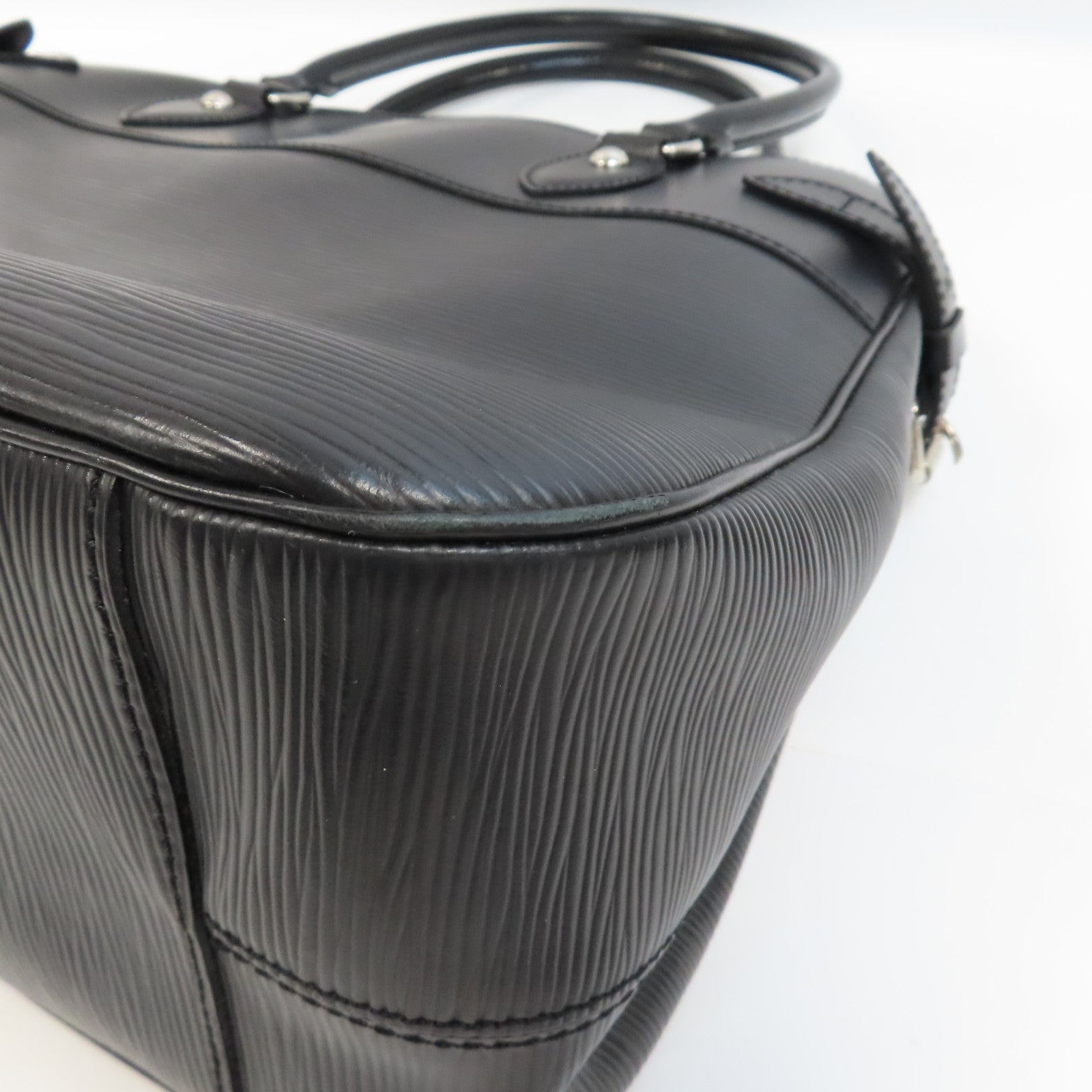 LOUIS VUITTON Epi Passy PM銀扣手挽袋黑色