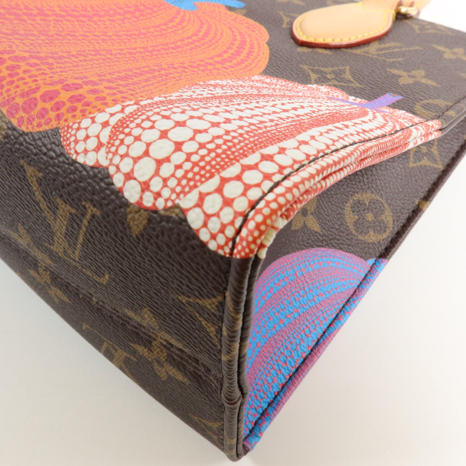 LOUIS VUITTON Monogram LV x YK OnTheGo PM手挽肩背兩用袋