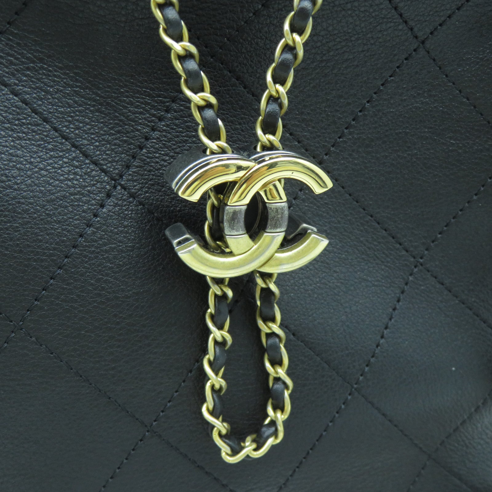 CHANEL 菱格牛皮皮革Chain Shoulder Bag金扣鏈帶肩背袋黑色