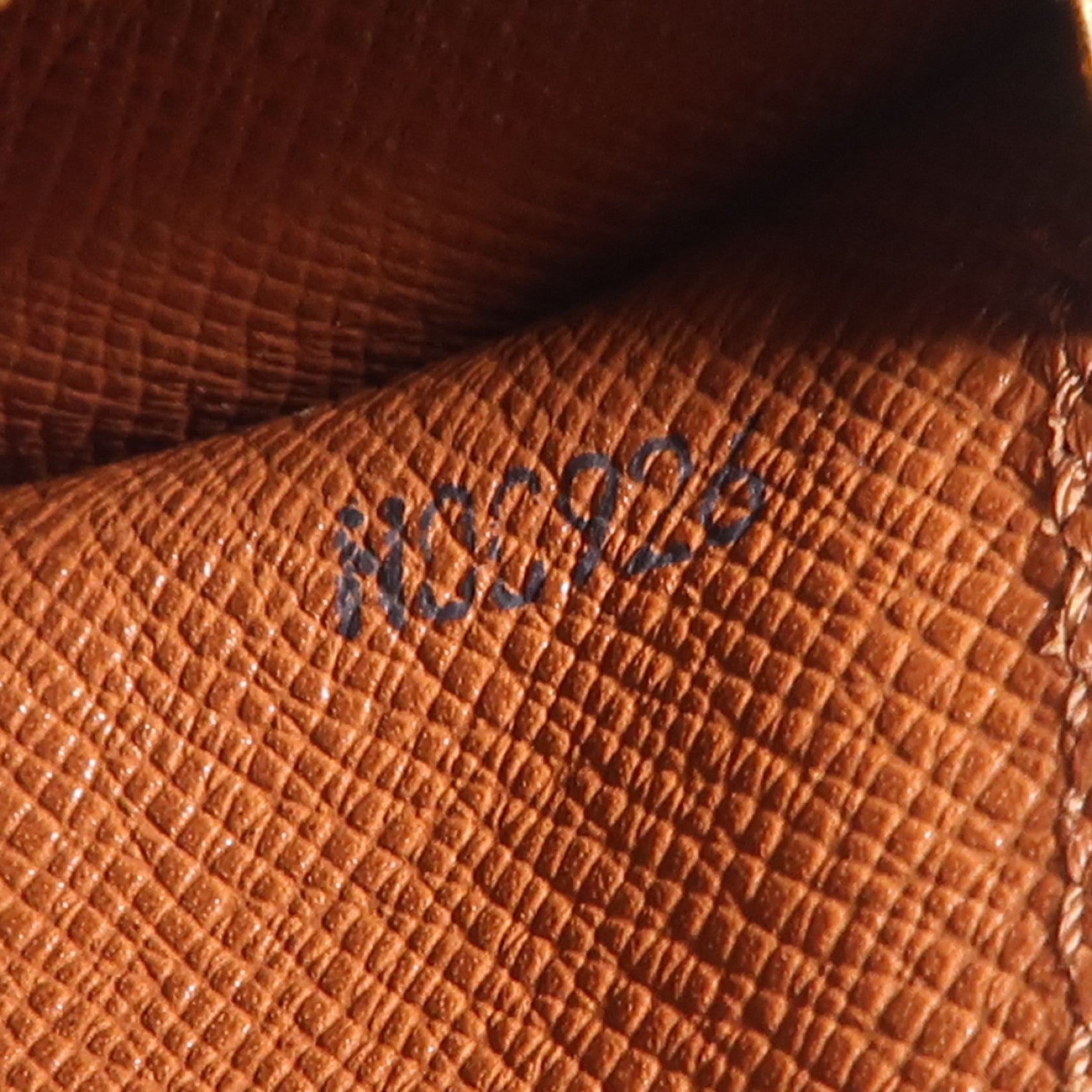 LOUIS VUITTON Monogram Papillon PM金扣手挽袋