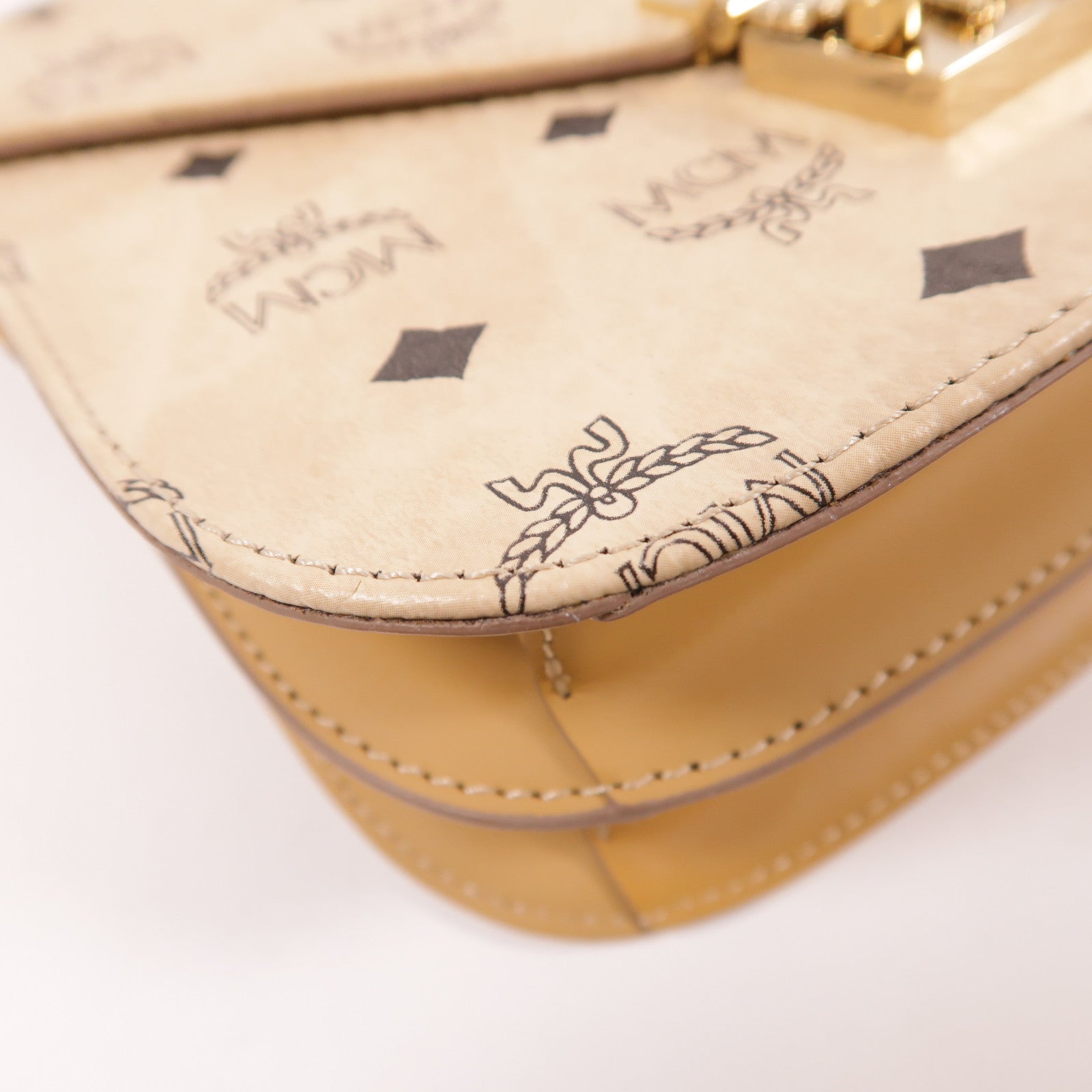 MCM 牛皮皮革Shoulder Bag金扣肩背袋