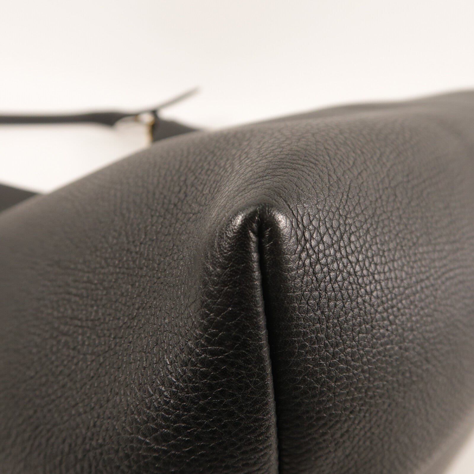 ANYA HINDMARCH 牛皮皮革Build A Bag金扣肩背袋