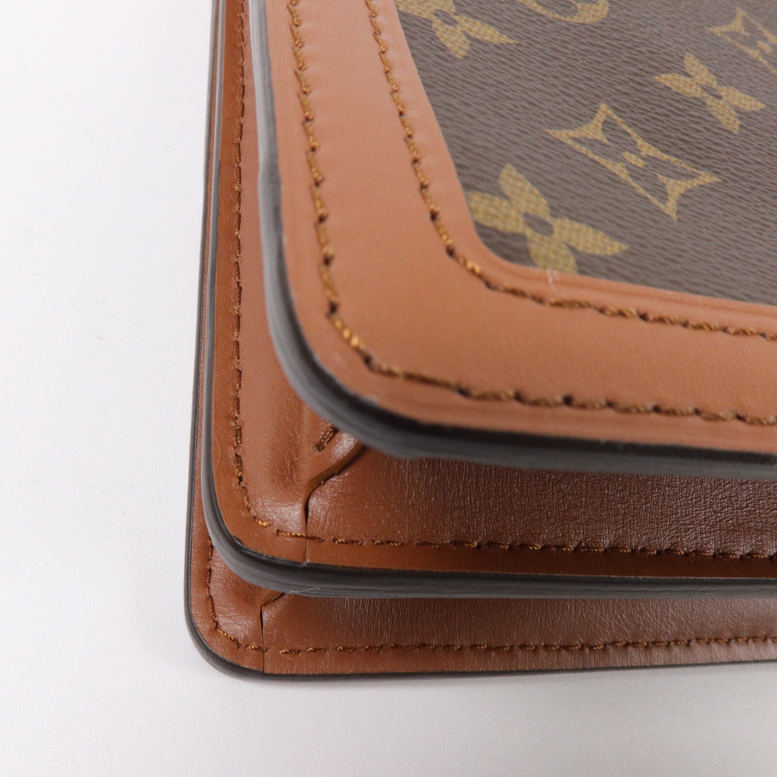 LOUIS VUITTON Monogram Reverse Dauphine MM肩背袋