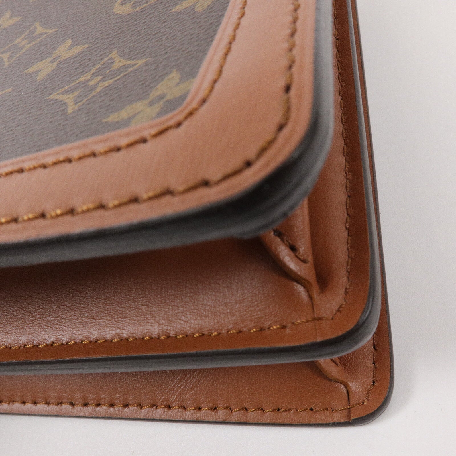 LOUIS VUITTON Monogram Reverse Dauphine MM肩背袋