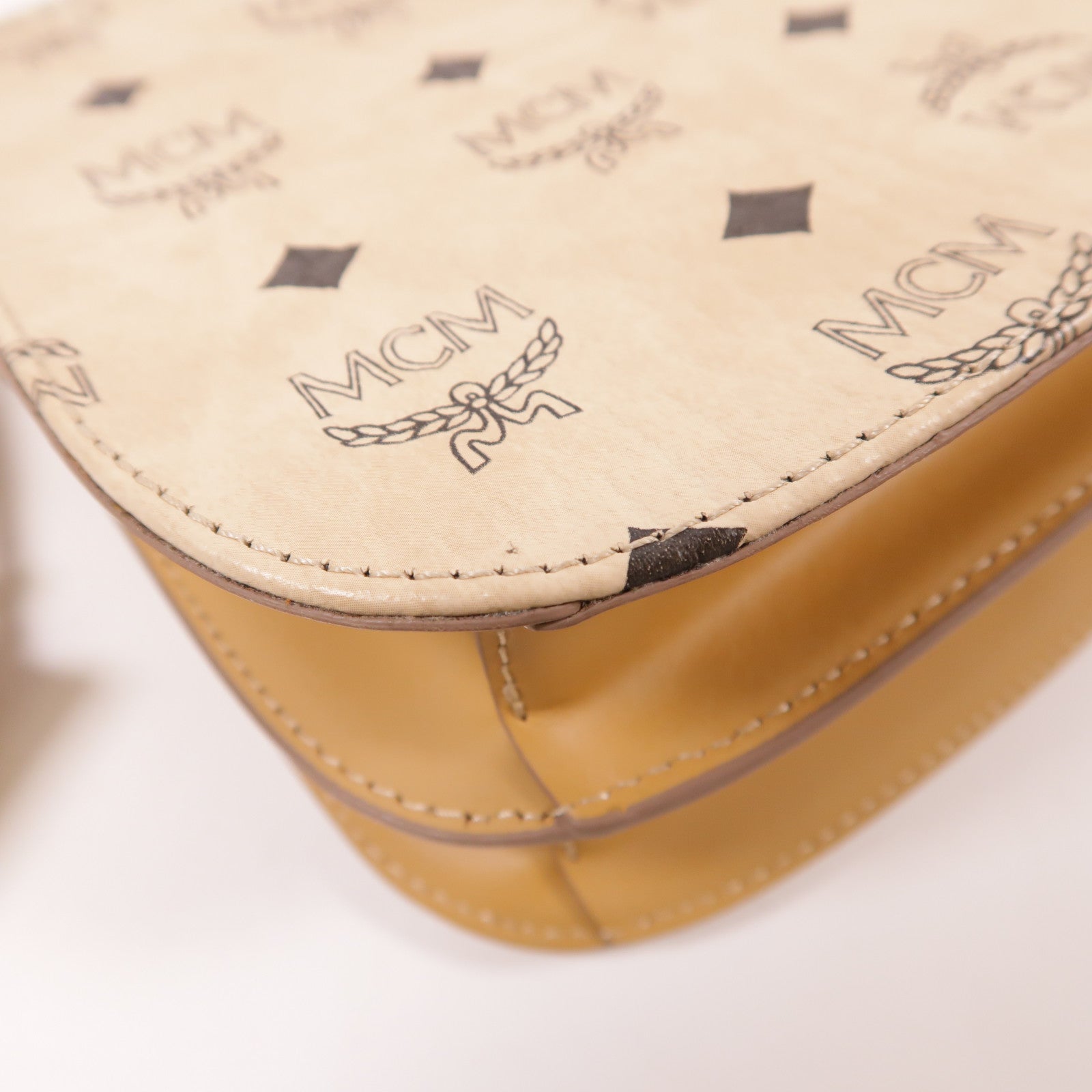 MCM 牛皮皮革Shoulder Bag金扣肩背袋