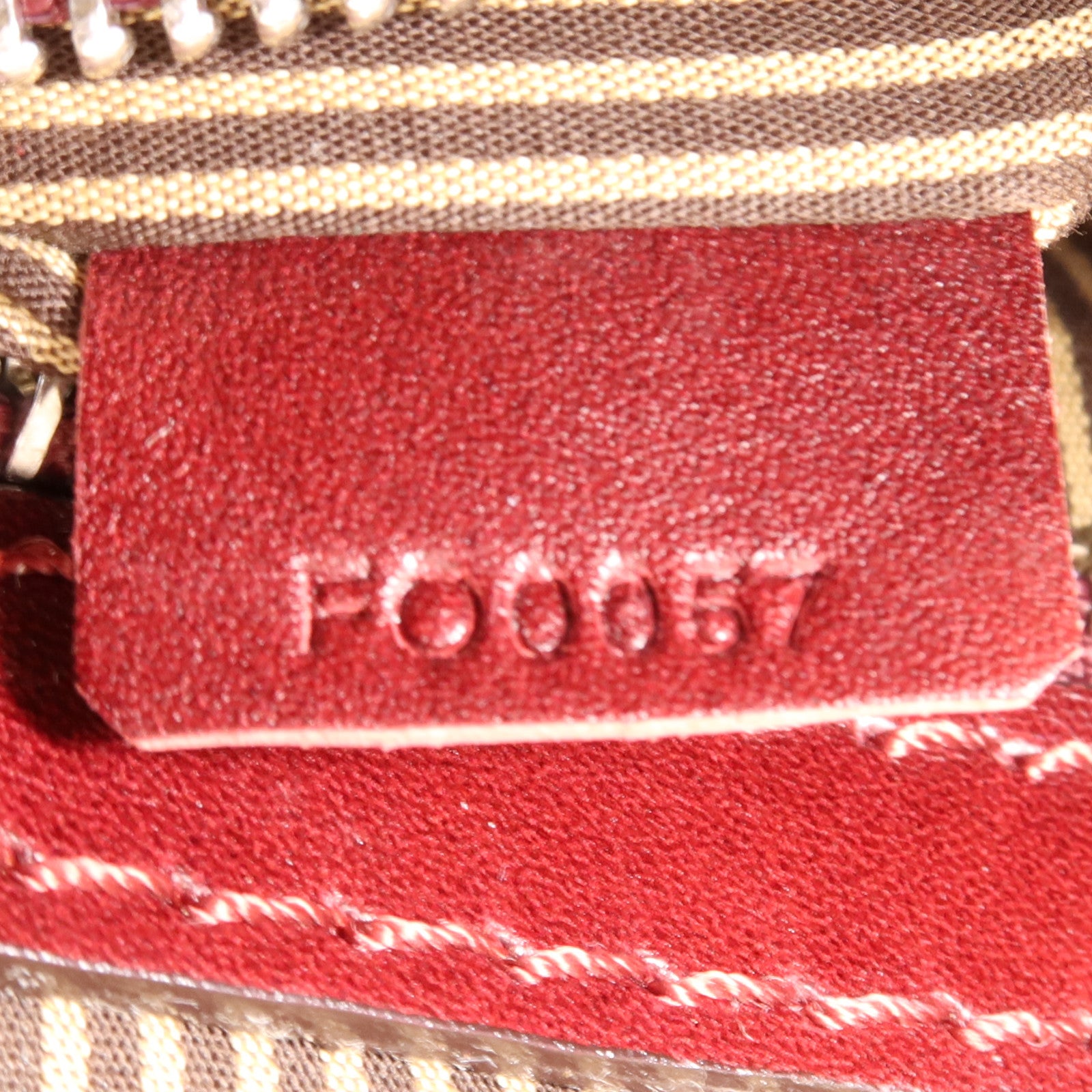 LOUIS VUITTON 牛皮皮革Shoulder Bag銀扣肩背袋