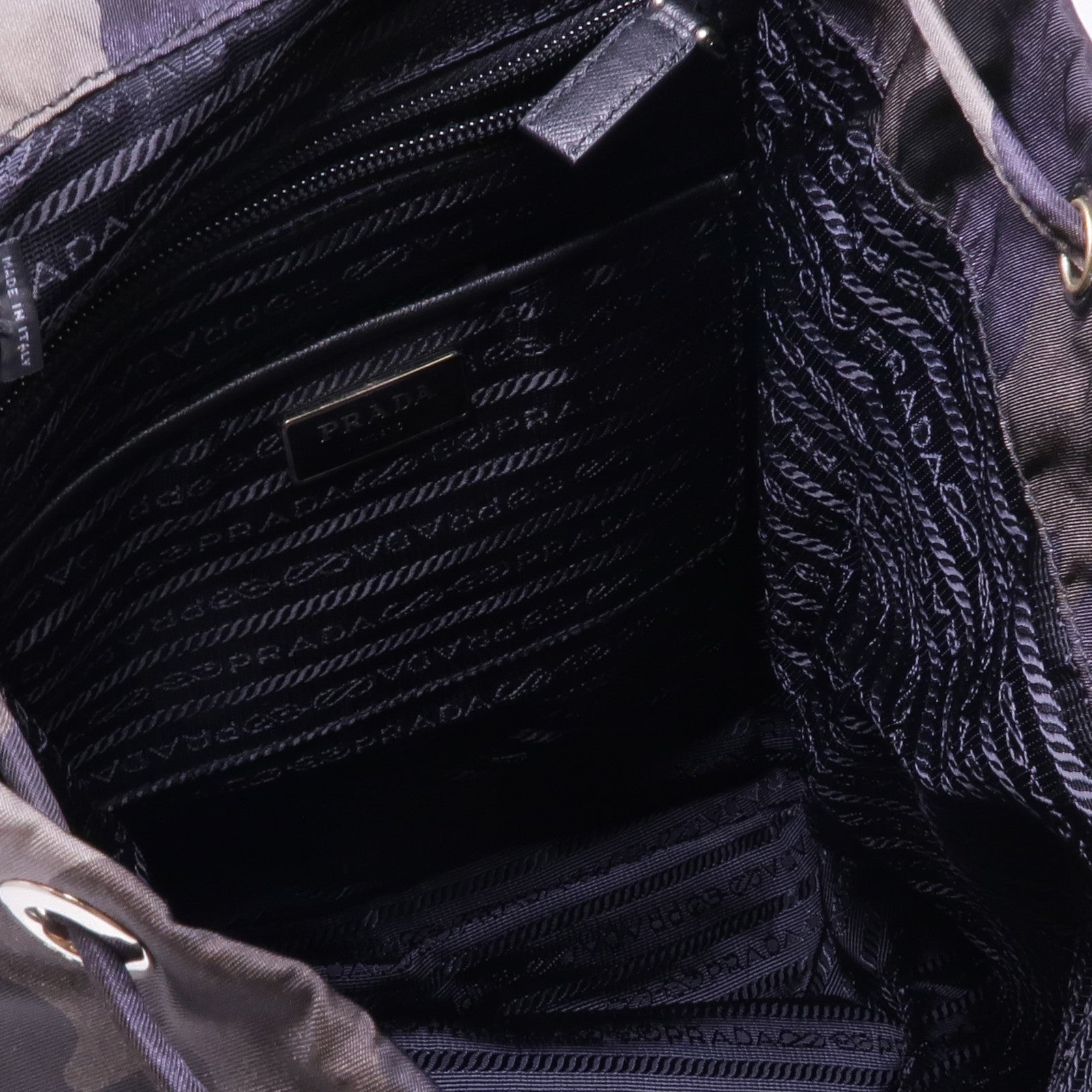 PRADA 尼龍Backpack銀扣背包