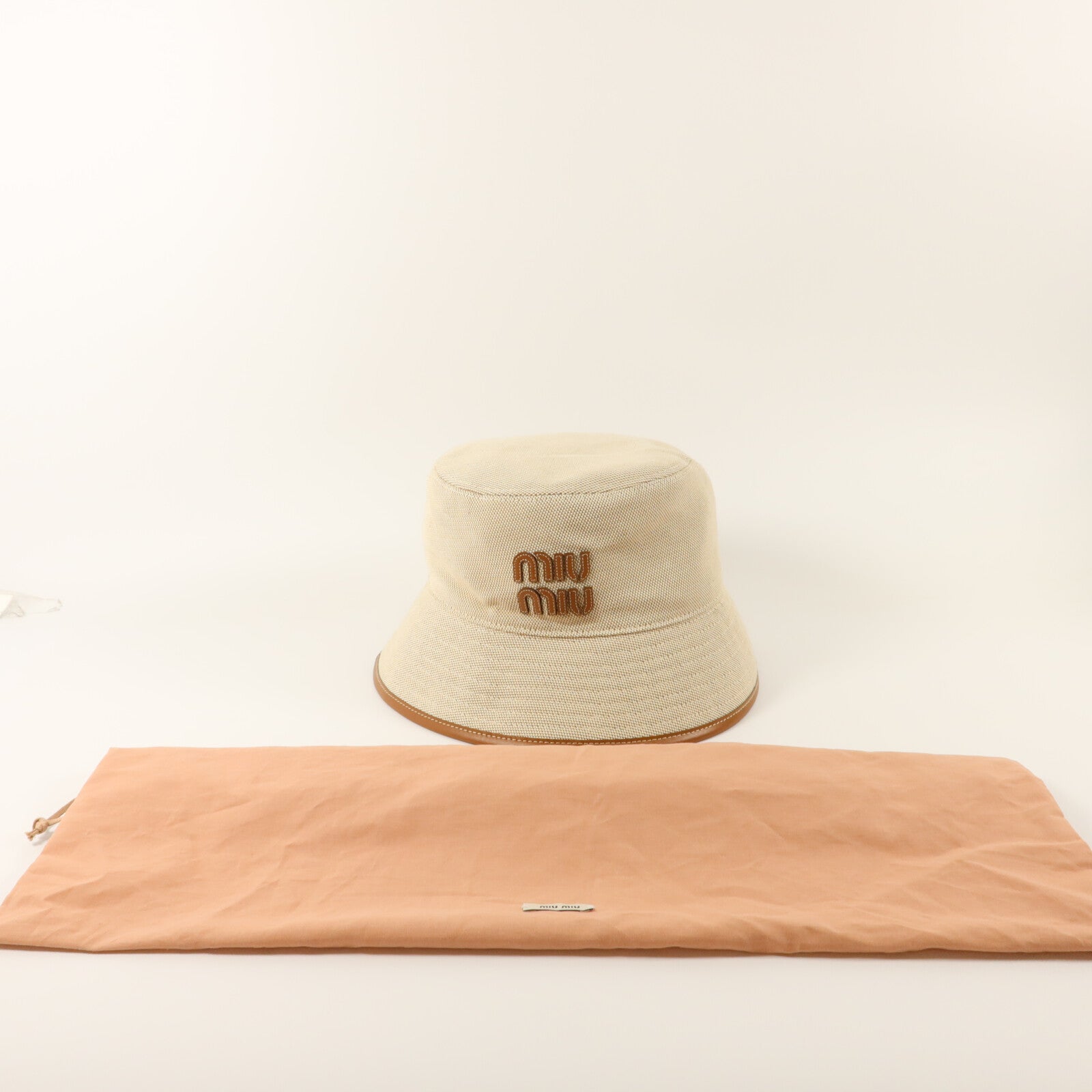 Miu Miu 帆布/牛皮皮革Bucket Hat帽子