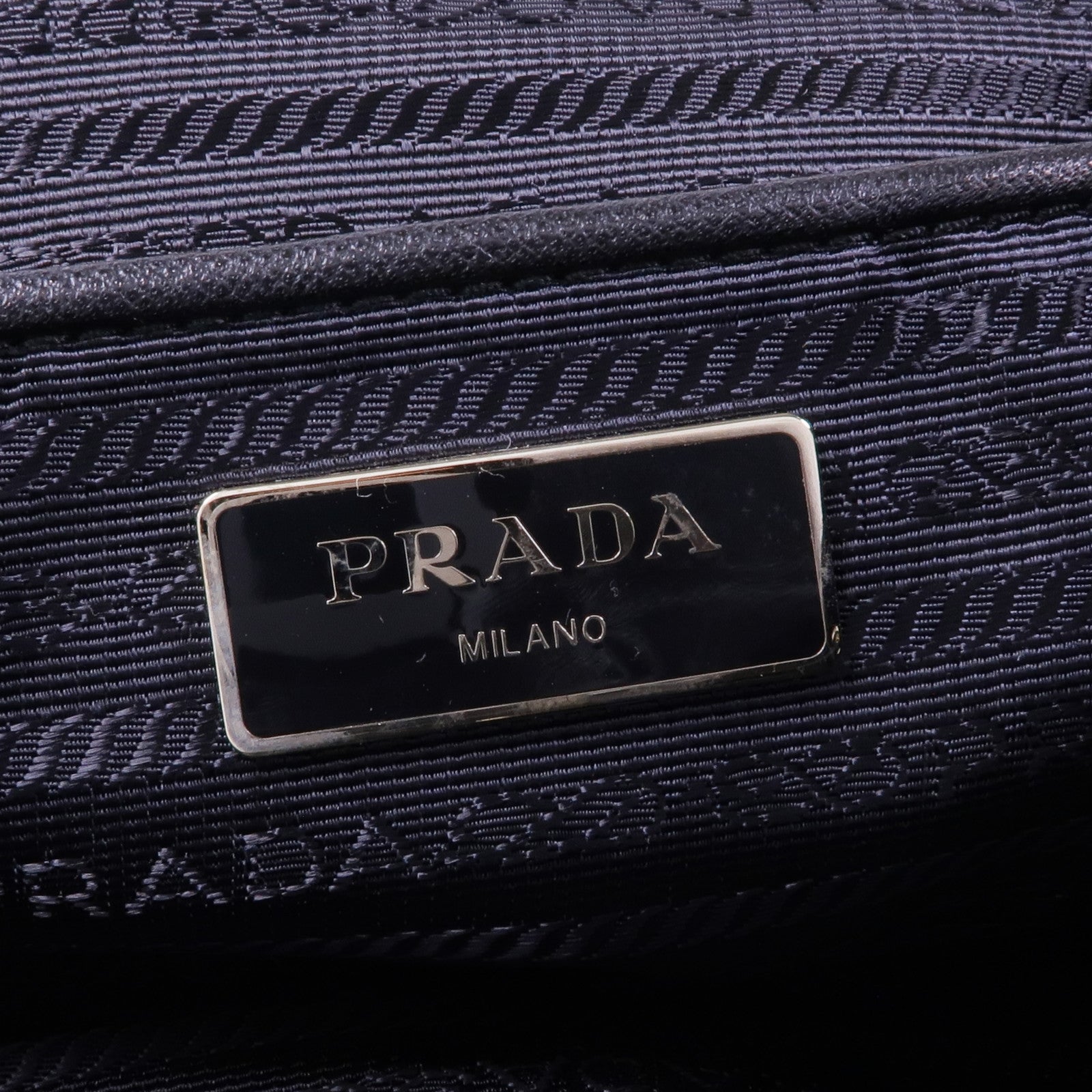 PRADA 尼龍Backpack銀扣背包