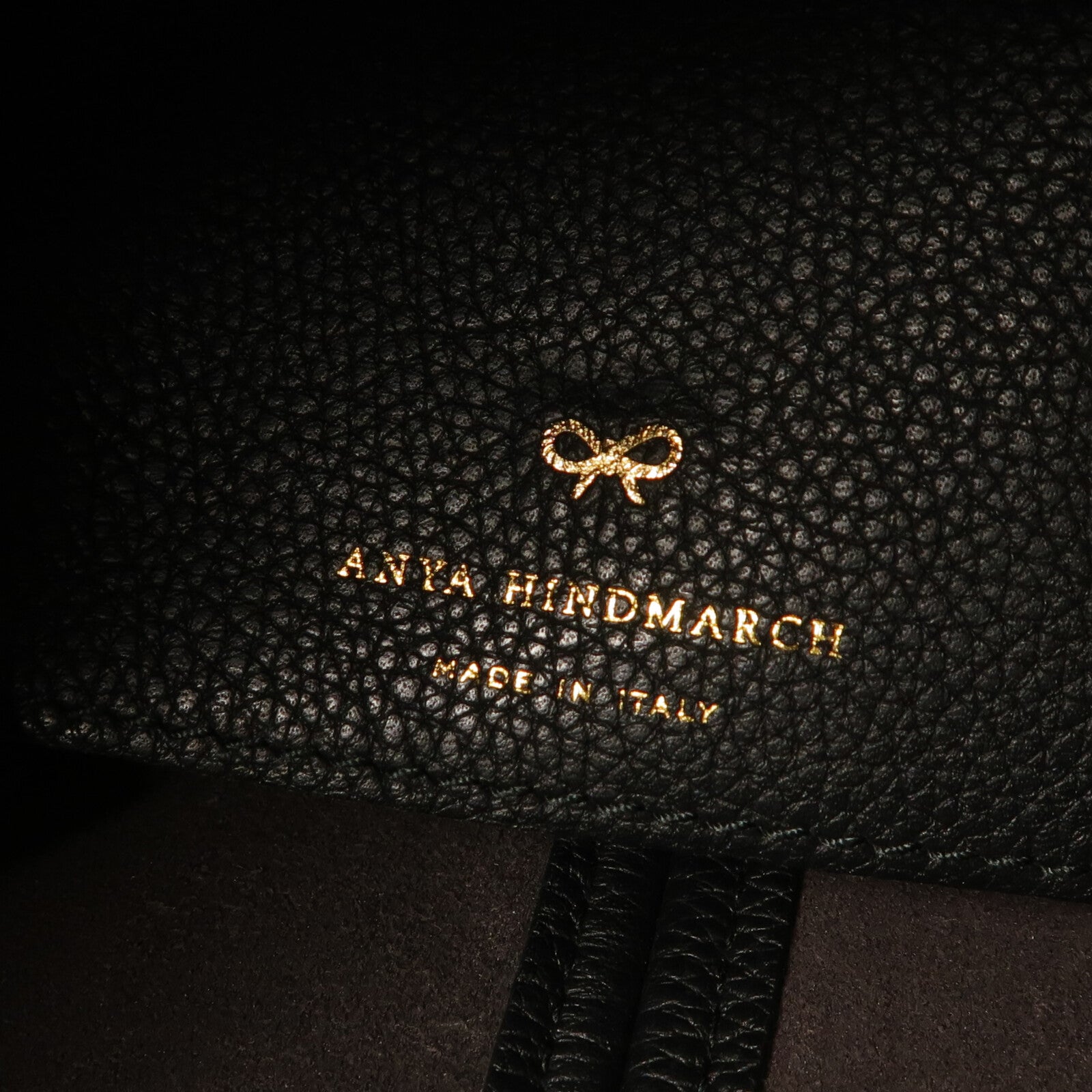 ANYA HINDMARCH 牛皮皮革Build A Bag金扣肩背袋