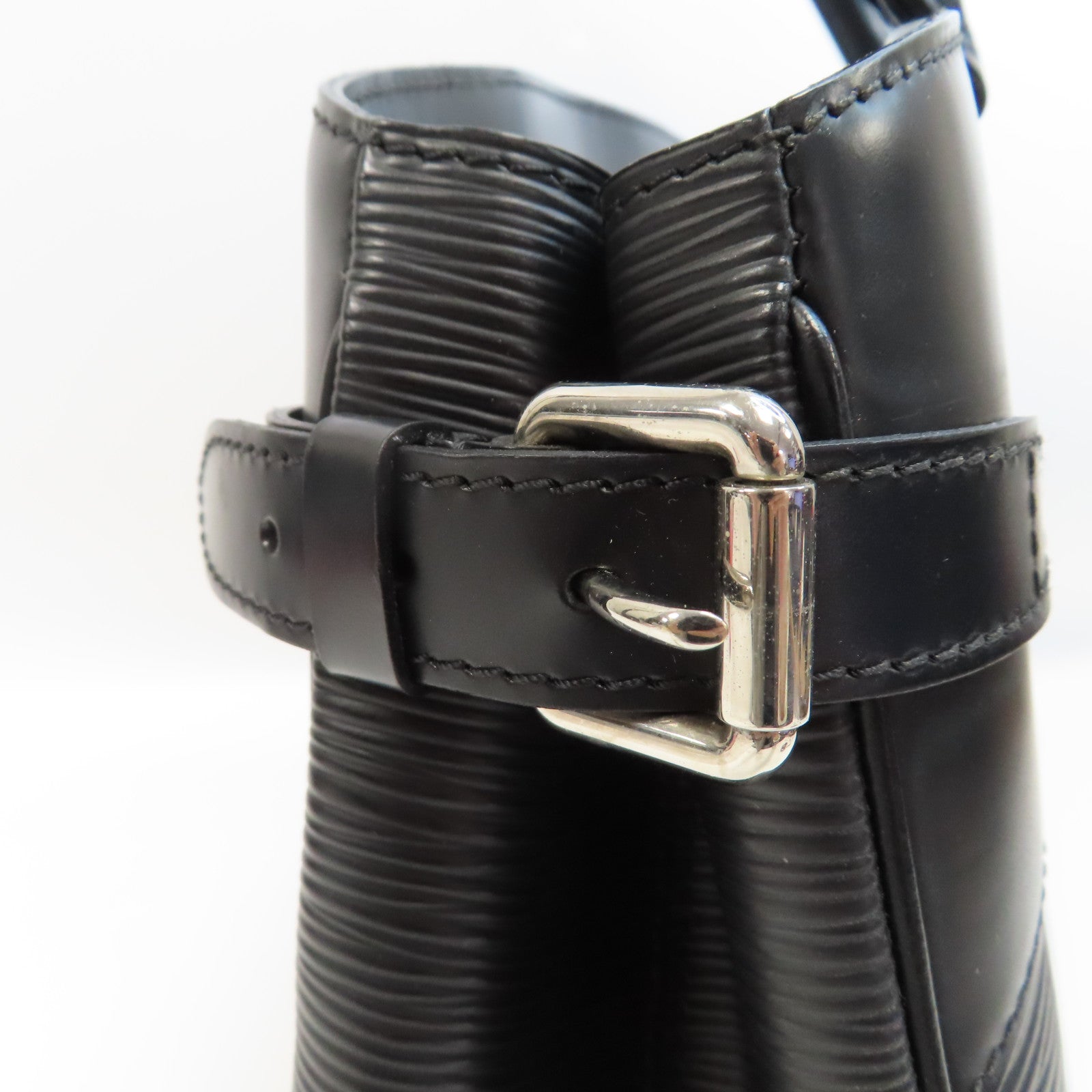 LOUIS VUITTON Epi Passy PM銀扣手挽袋黑色