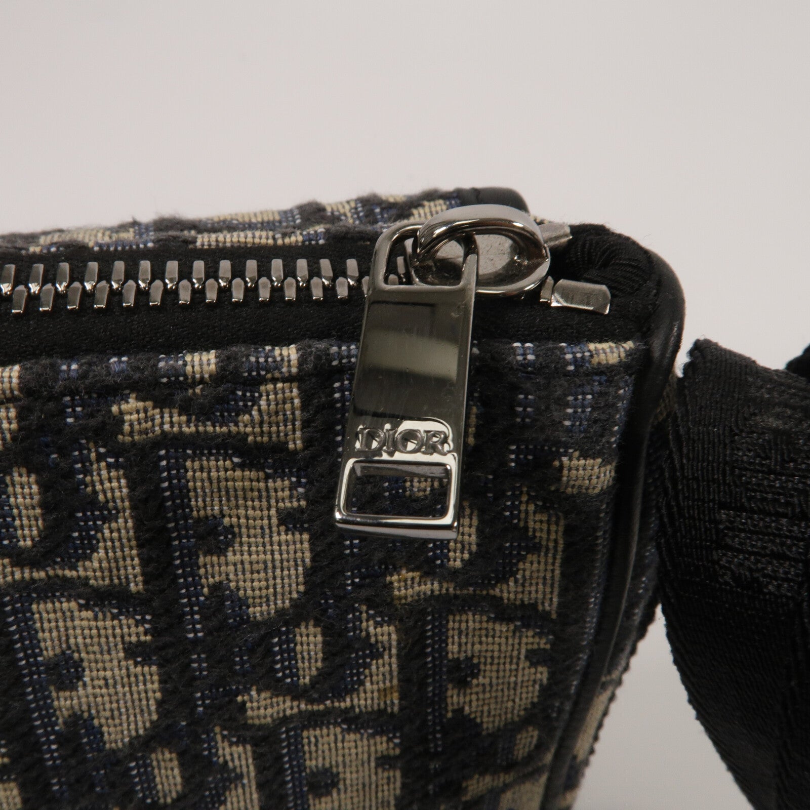Dior 帆布Mini Dior 8肩背袋