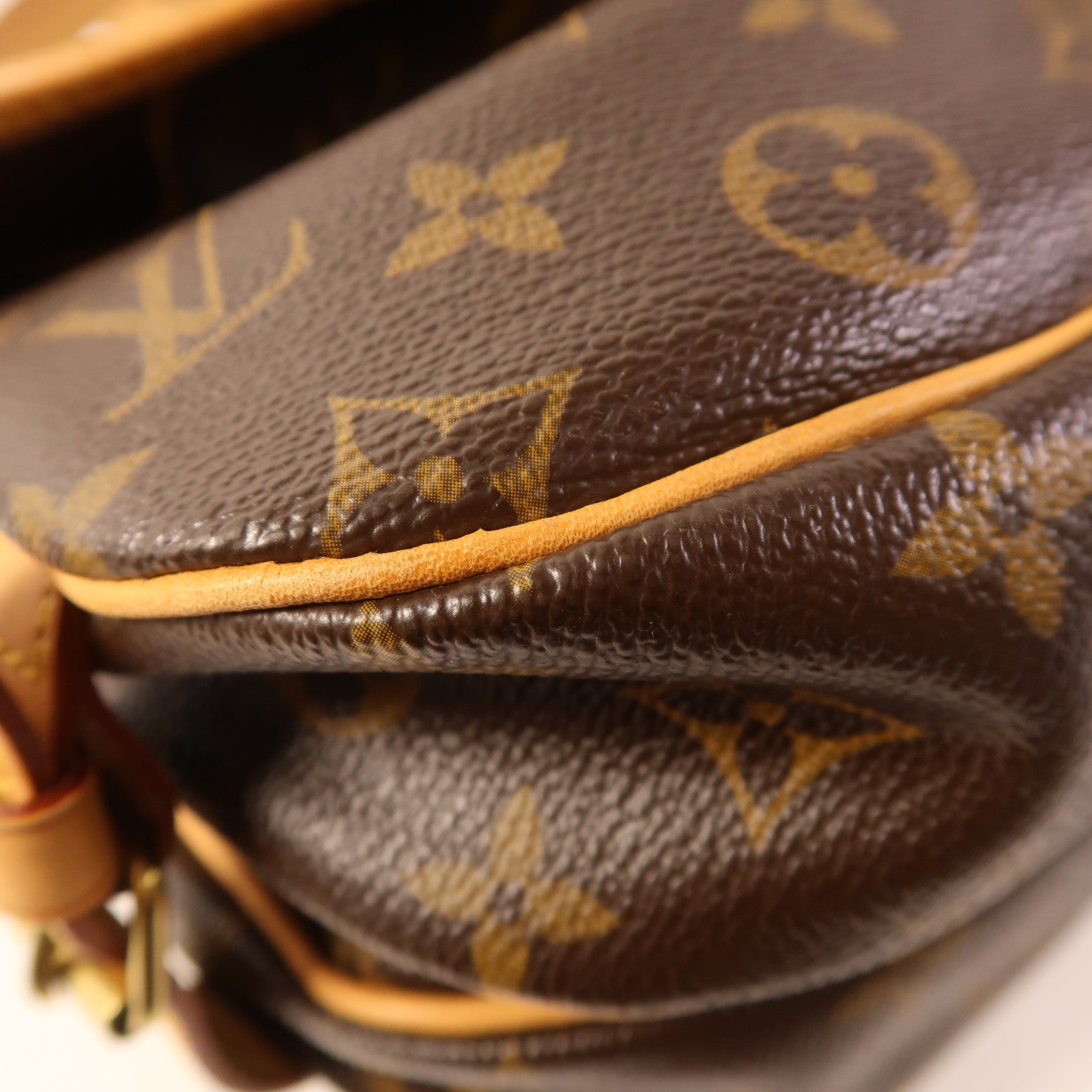LOUIS VUITTON Monogram Saumur 30金扣肩背袋棕色