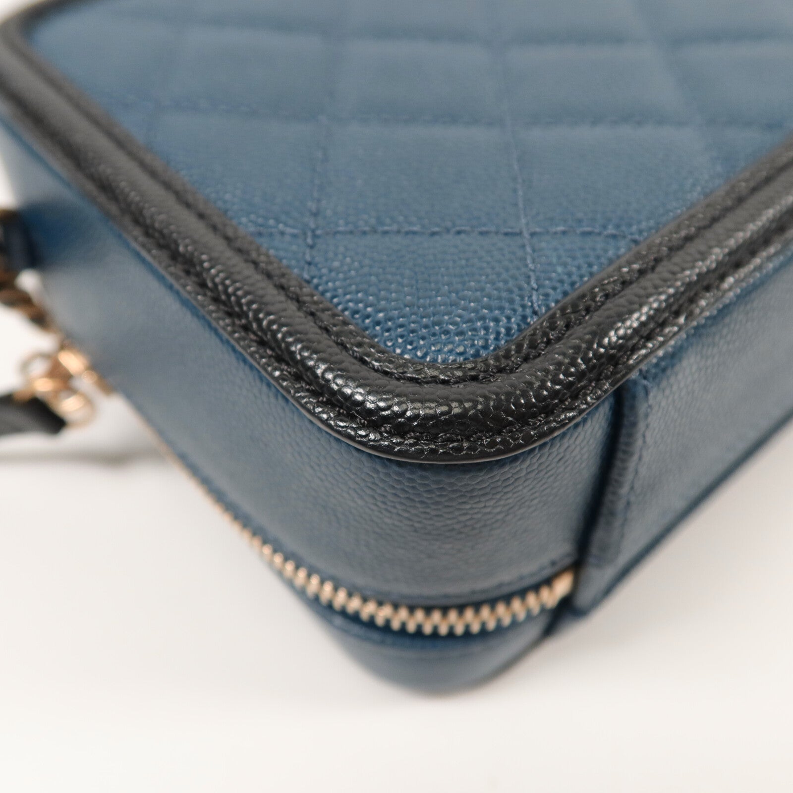 CHANEL 牛皮皮革CC Filigree Vanity Case Small手挽肩背兩用袋