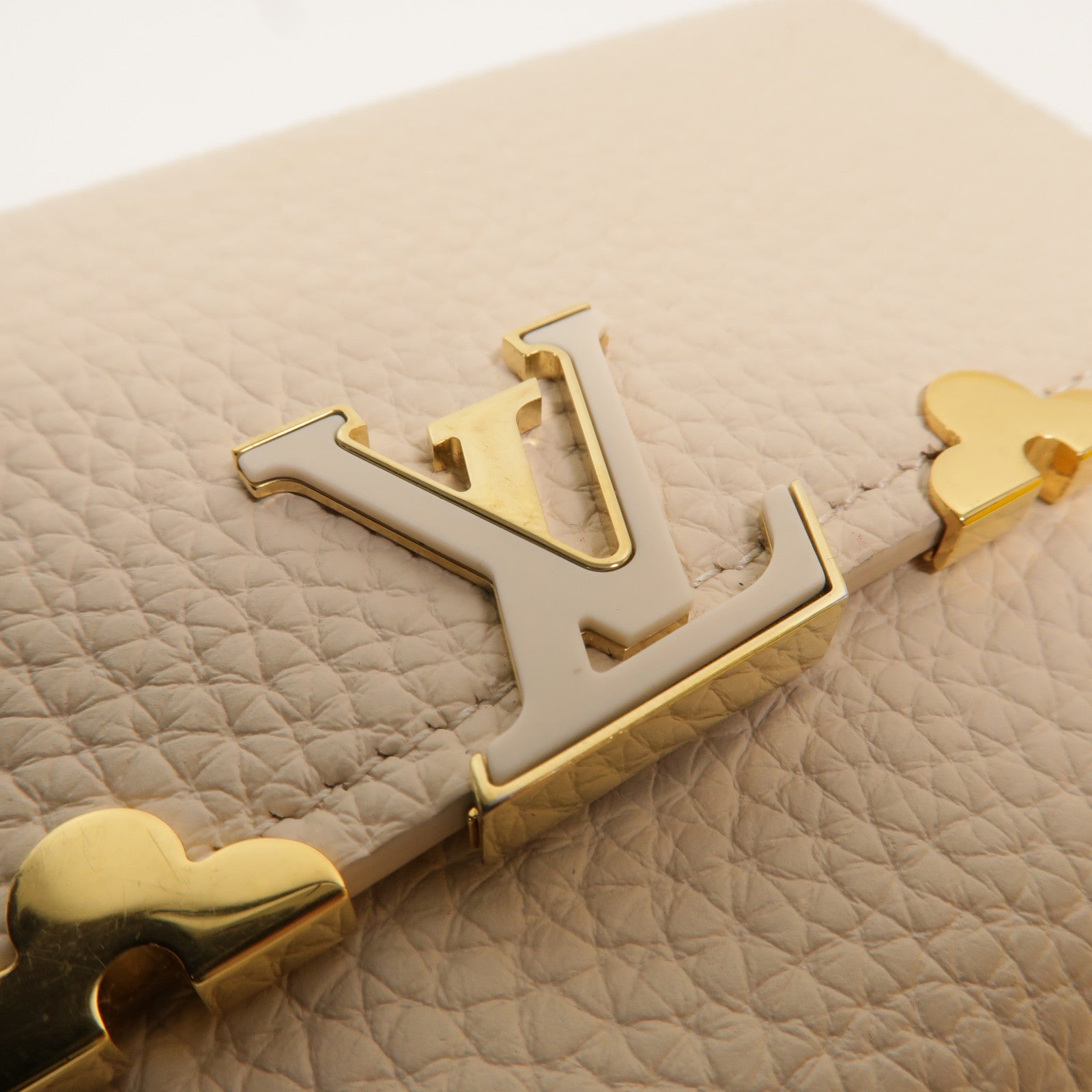 LOUIS VUITTON Taurillon皮革Capucines錢包