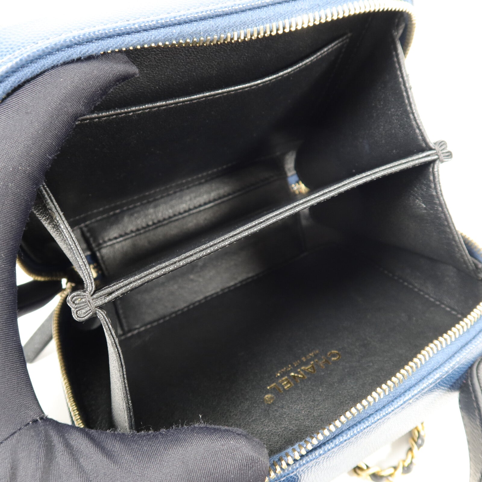 CHANEL 牛皮皮革CC Filigree Vanity Case Small手挽肩背兩用袋
