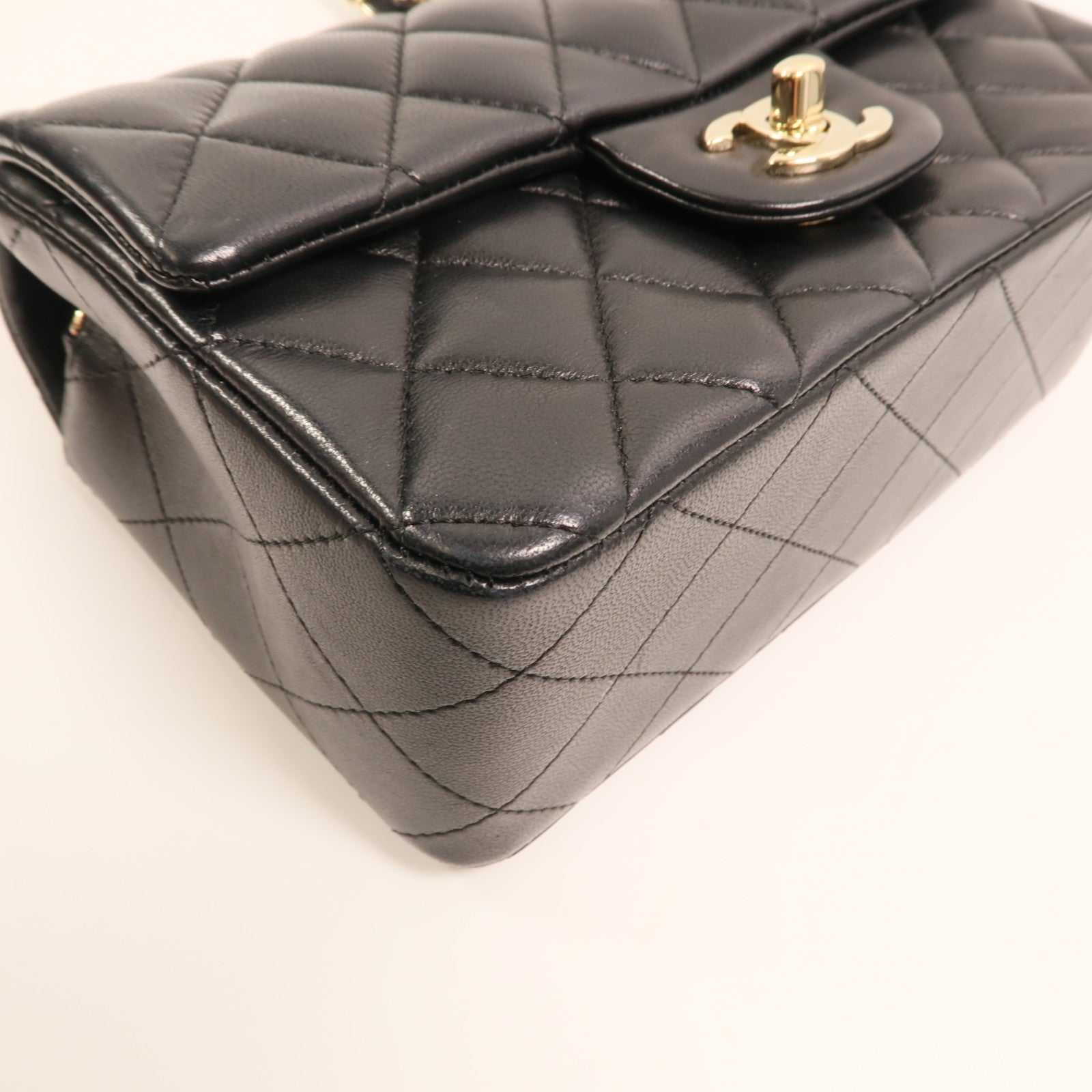 CHANEL 羊皮皮革Classic 20金扣鏈帶肩背袋