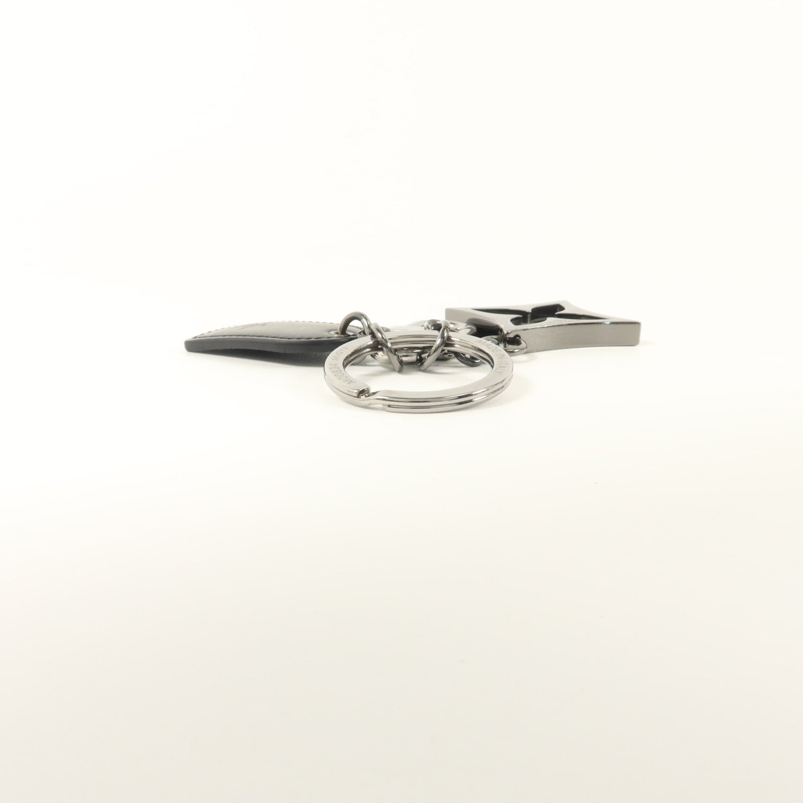 LOUIS VUITTON Monogram Eclipse/金屬Charm掛飾