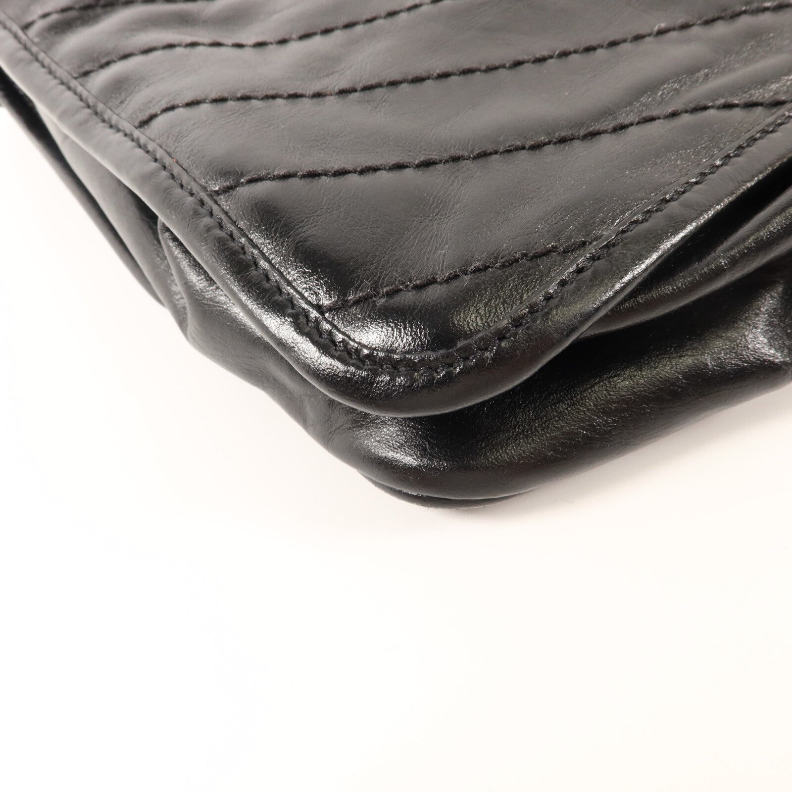SAINT LAURENT 牛皮皮革Niki Medium鏈帶肩背袋
