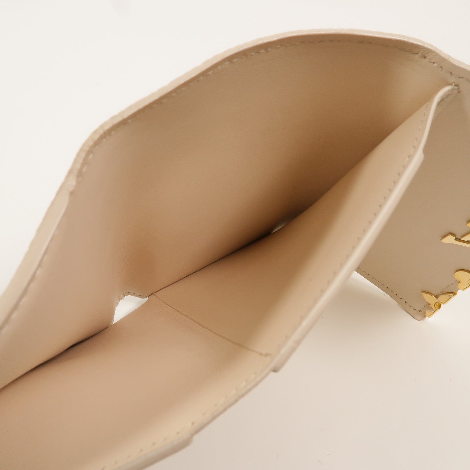 LOUIS VUITTON Taurillon皮革Capucines錢包