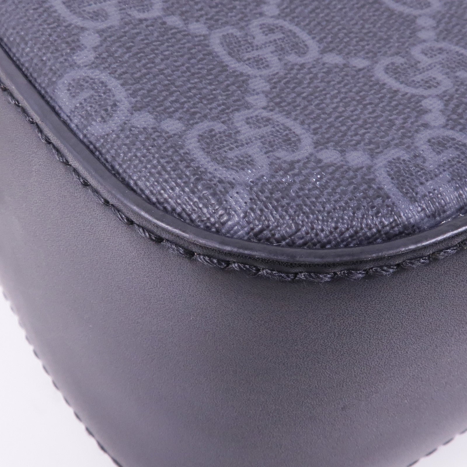 GUCCI 塗層帆布GG Supreme Shoulder Bag銀扣肩背袋