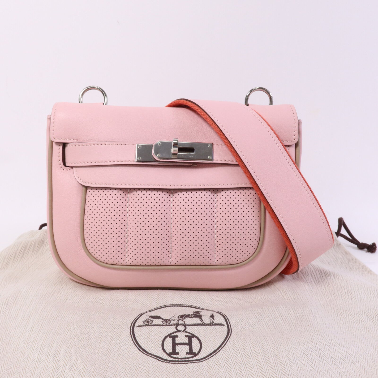 HERMES Swift皮革Mini Berline銀扣肩背袋Argile/Rose Sakura