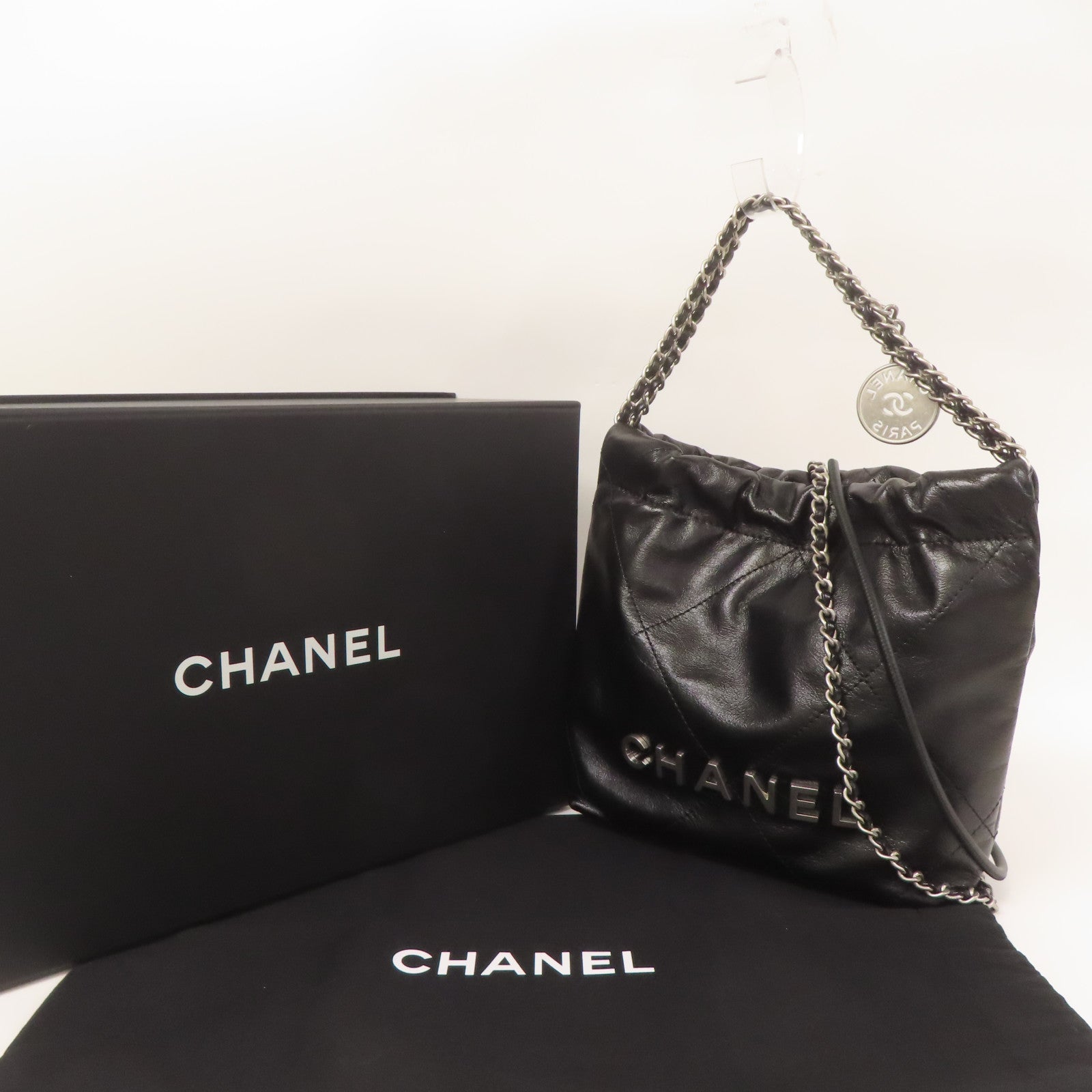 CHANEL 牛皮皮革Mini 22銀扣手挽肩背兩用袋黑色