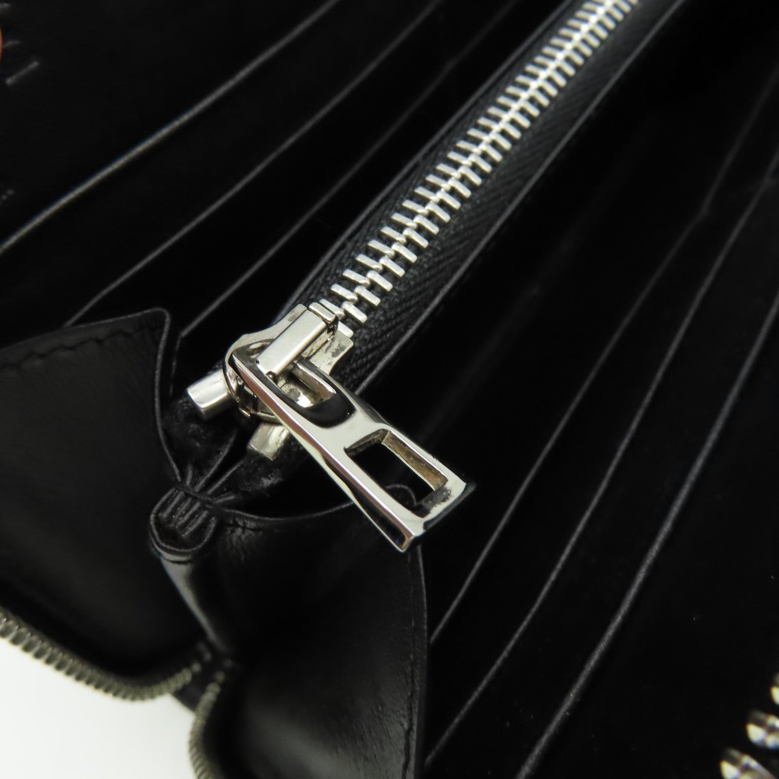 LOEWE 【激減優惠】牛皮皮革Billetero C/Crema Negro Zipper Long Wallet拉鏈長錢包黑色