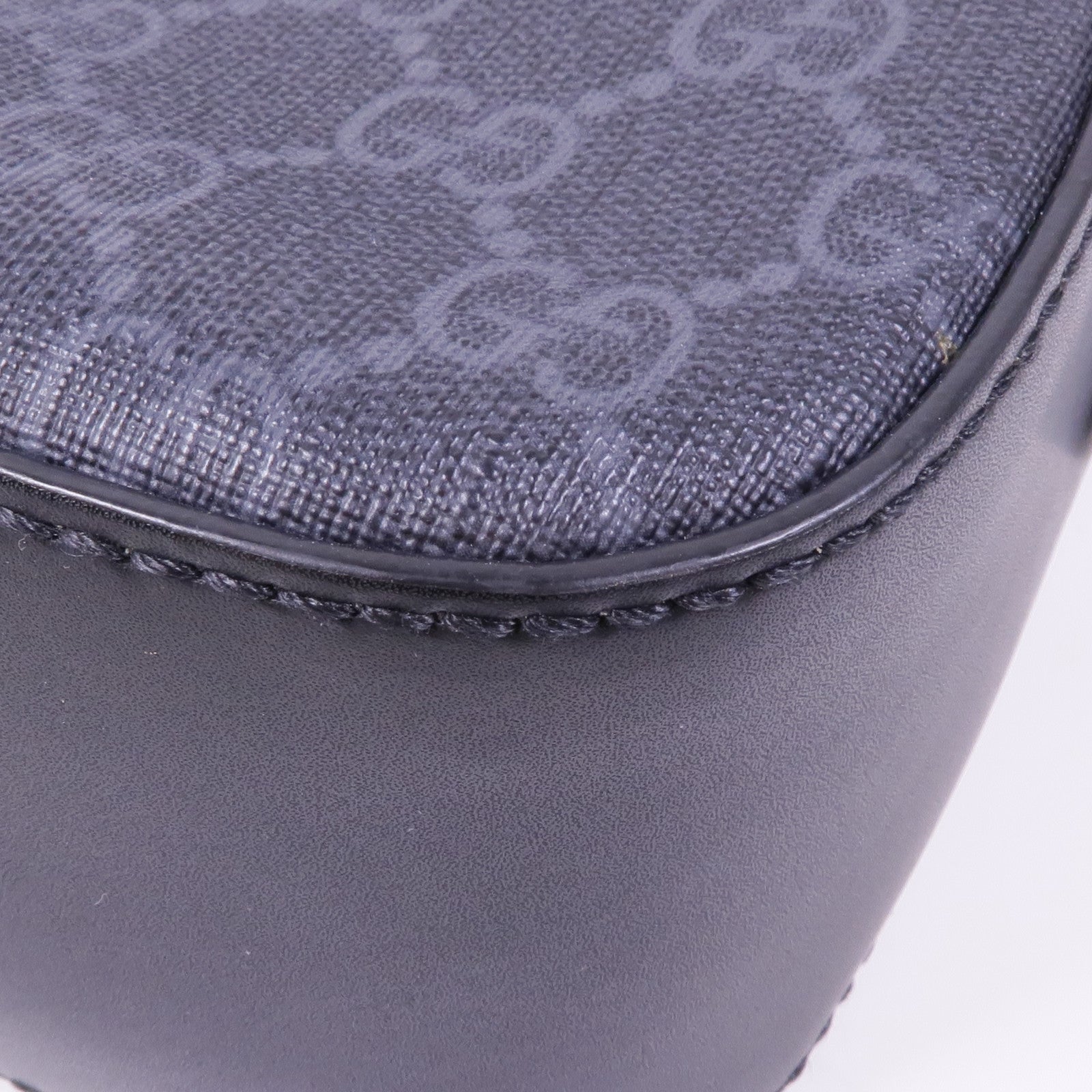 GUCCI 塗層帆布GG Supreme Shoulder Bag銀扣肩背袋