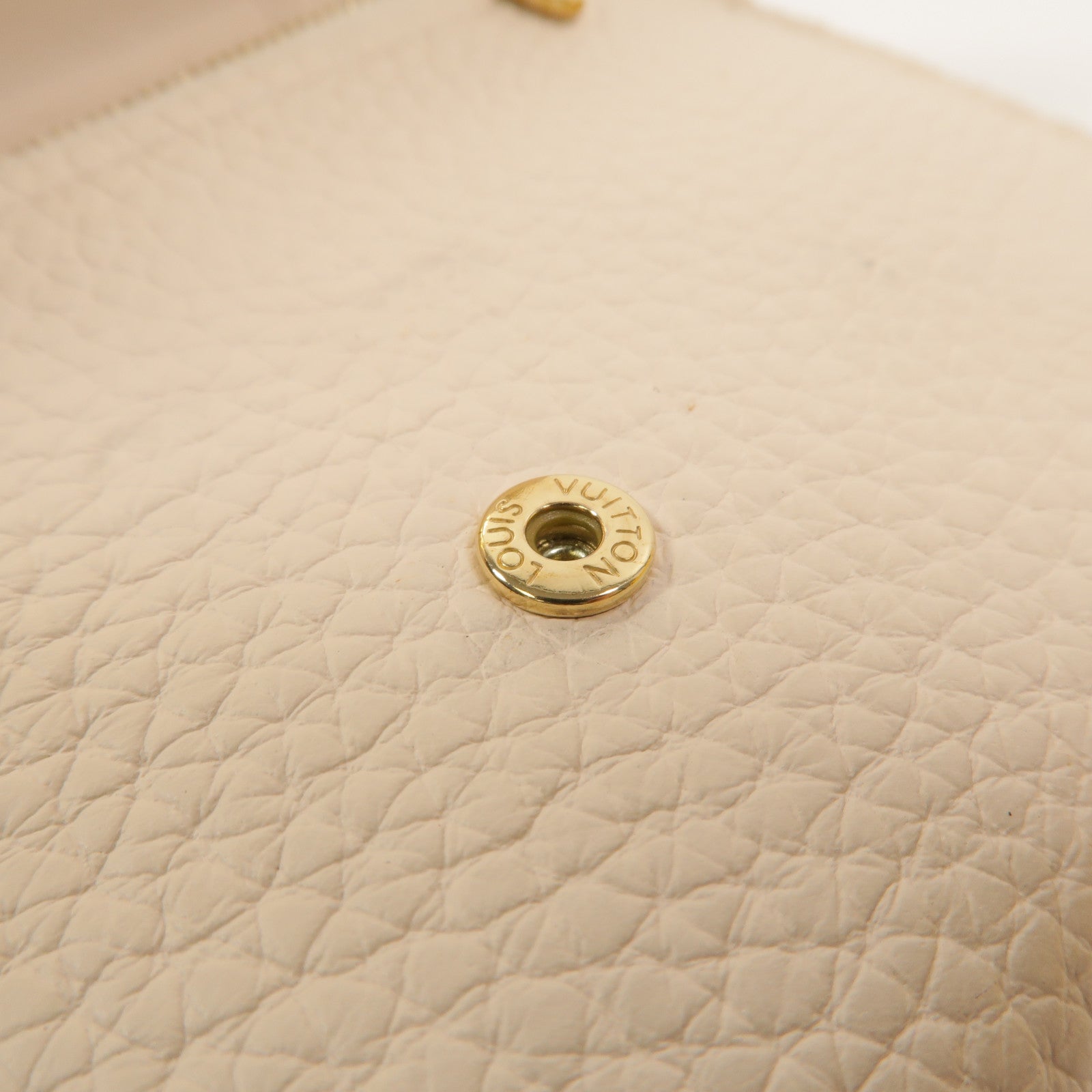 LOUIS VUITTON Taurillon皮革Capucines錢包