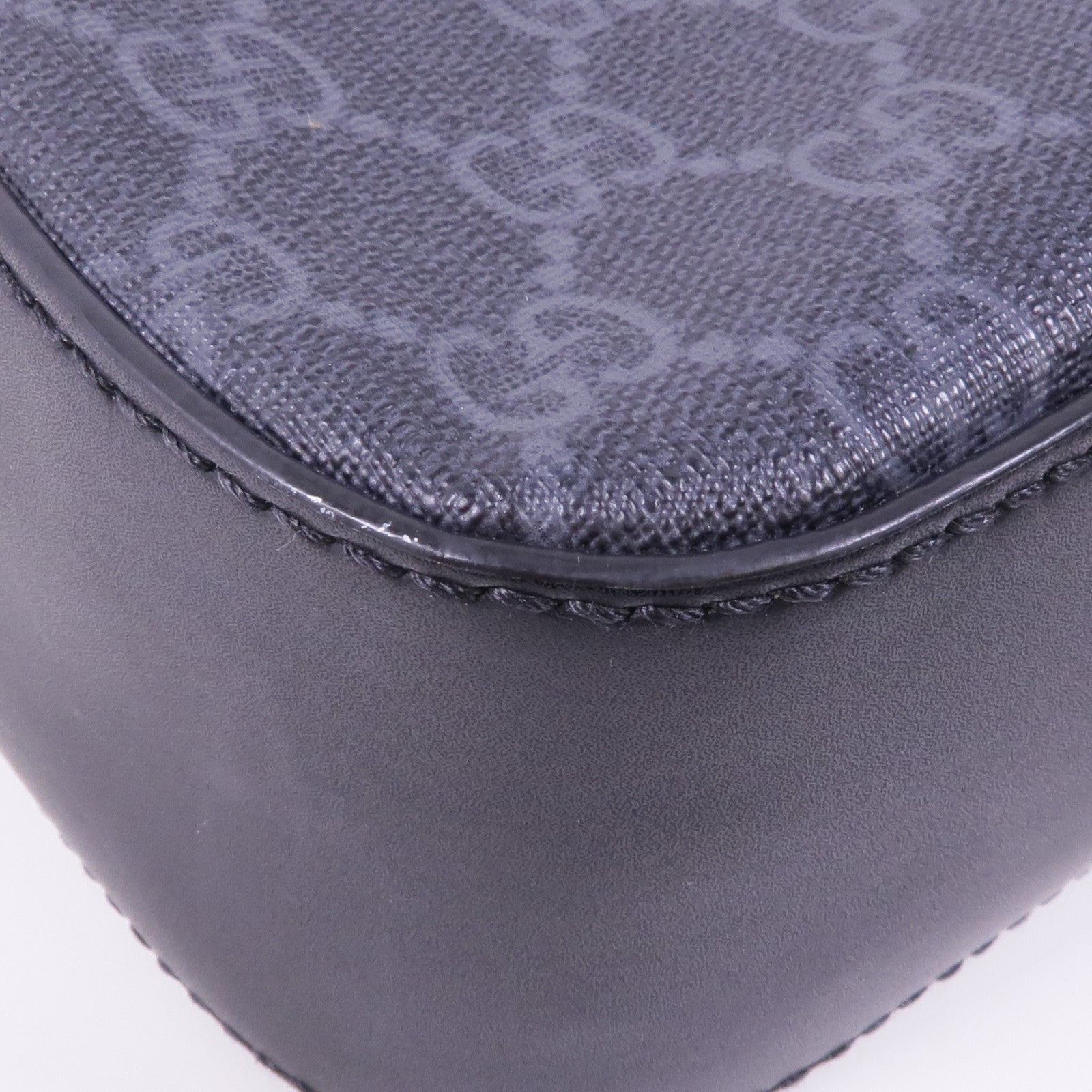 GUCCI 塗層帆布GG Supreme Shoulder Bag銀扣肩背袋